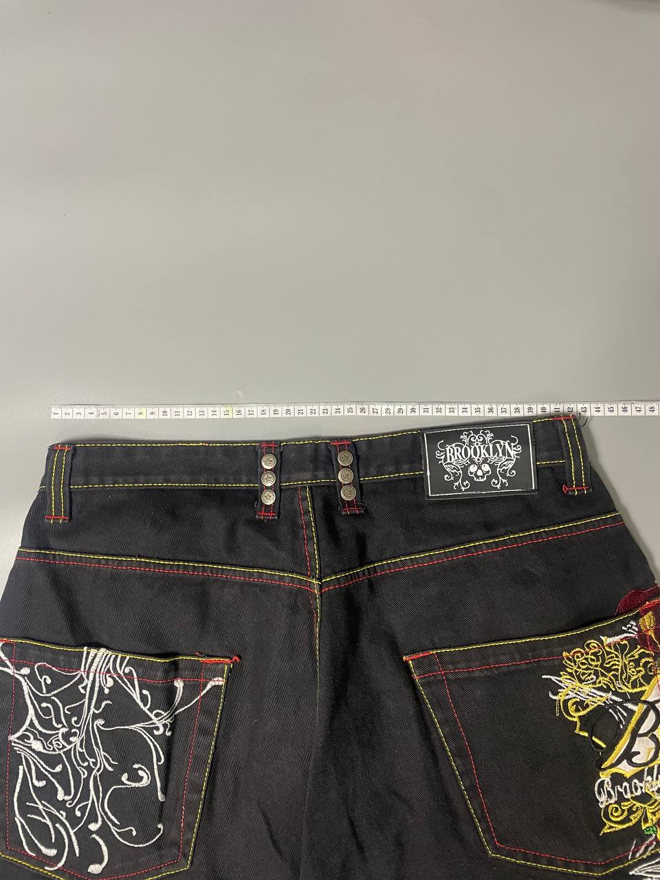BAGGY EMBROIDERED JORTS (34)