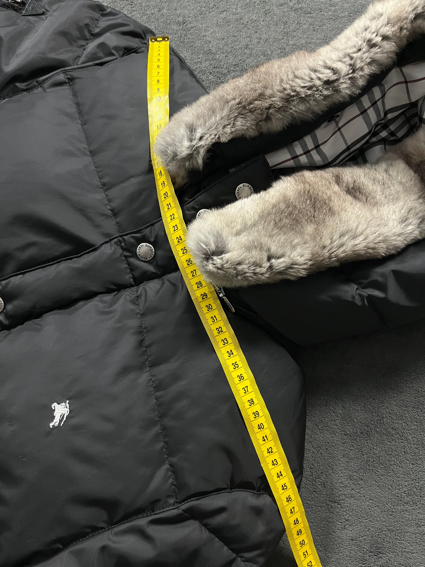 00’s BURBERRY made in Japan real fur down jacket (L)