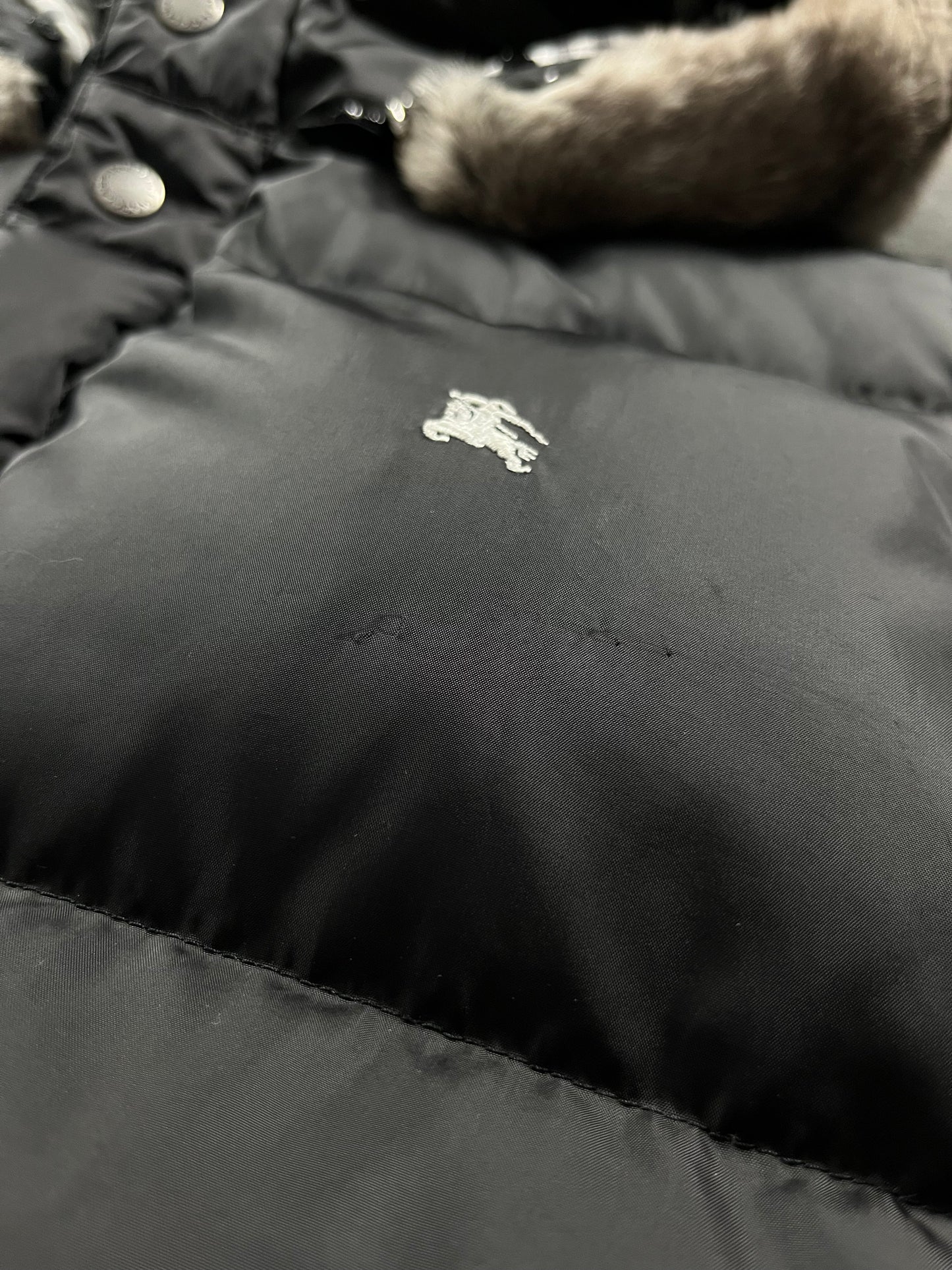 00’s BURBERRY made in Japan real fur down jacket (L)
