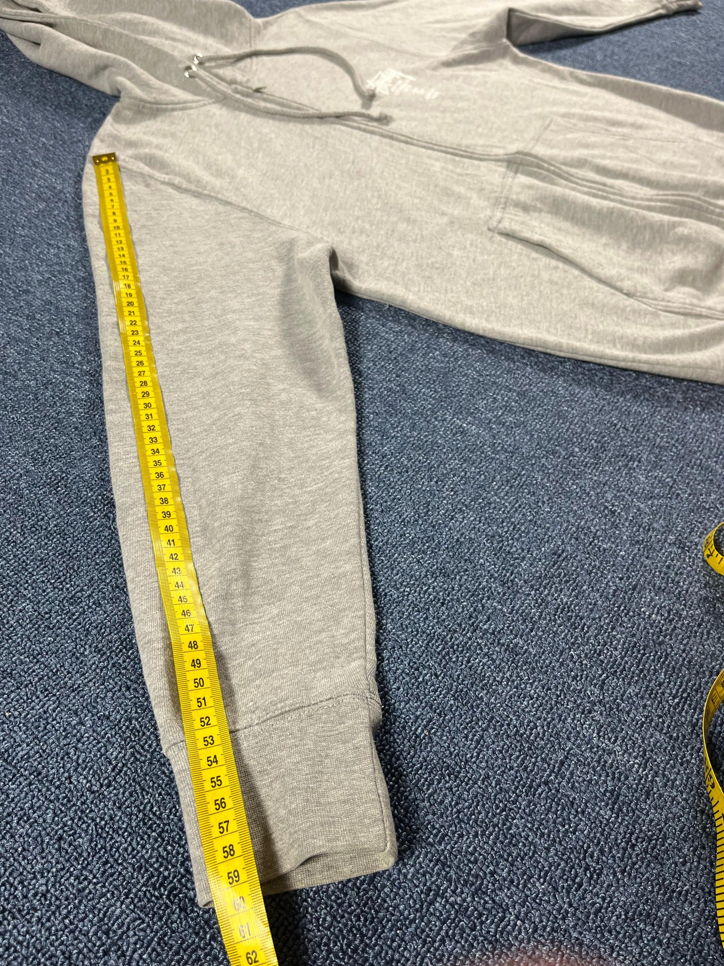 STUSSY ZIP UP HOODIE (S)