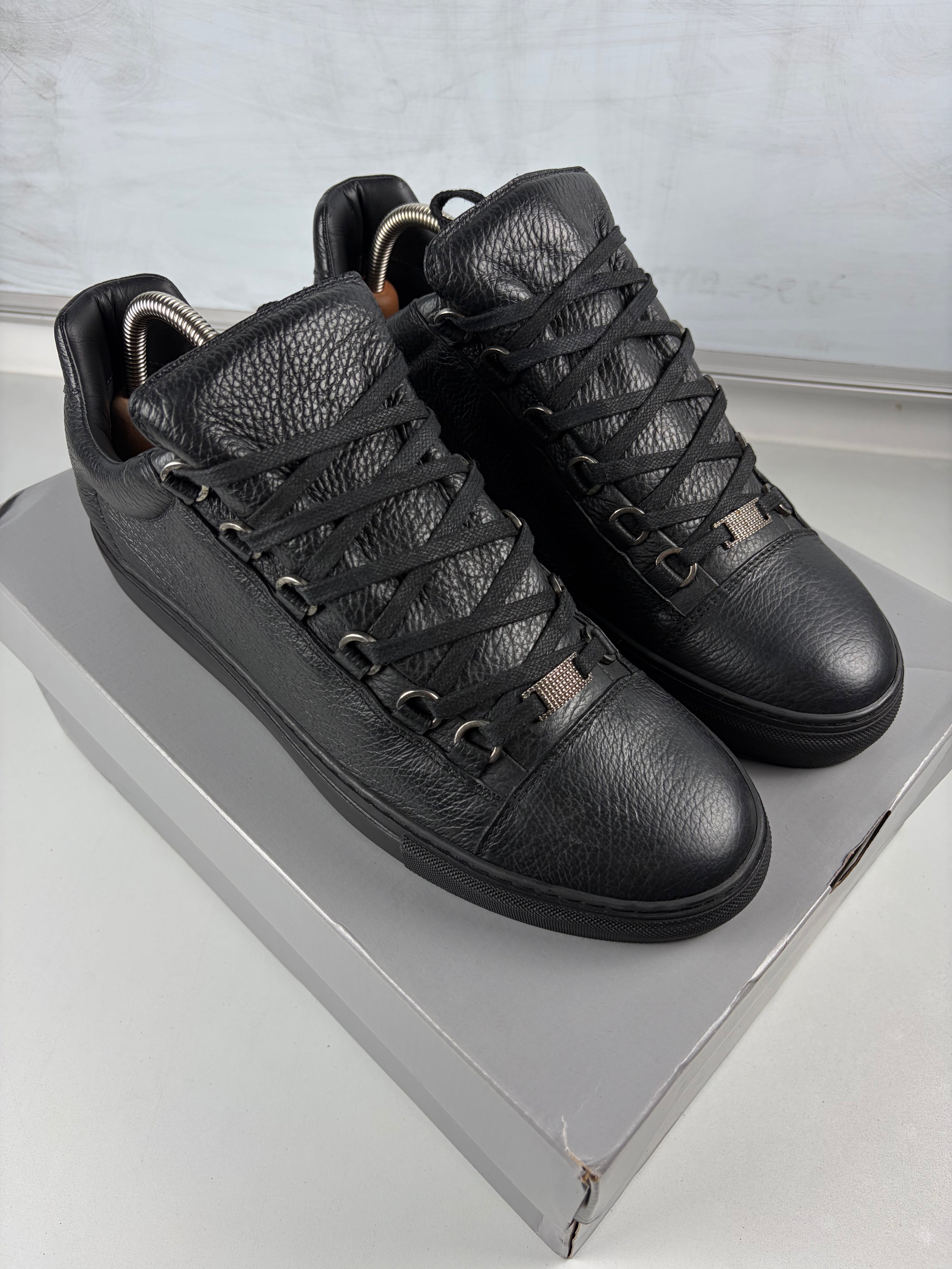 Balenciaga arena low - eu 43 / us 10 - black