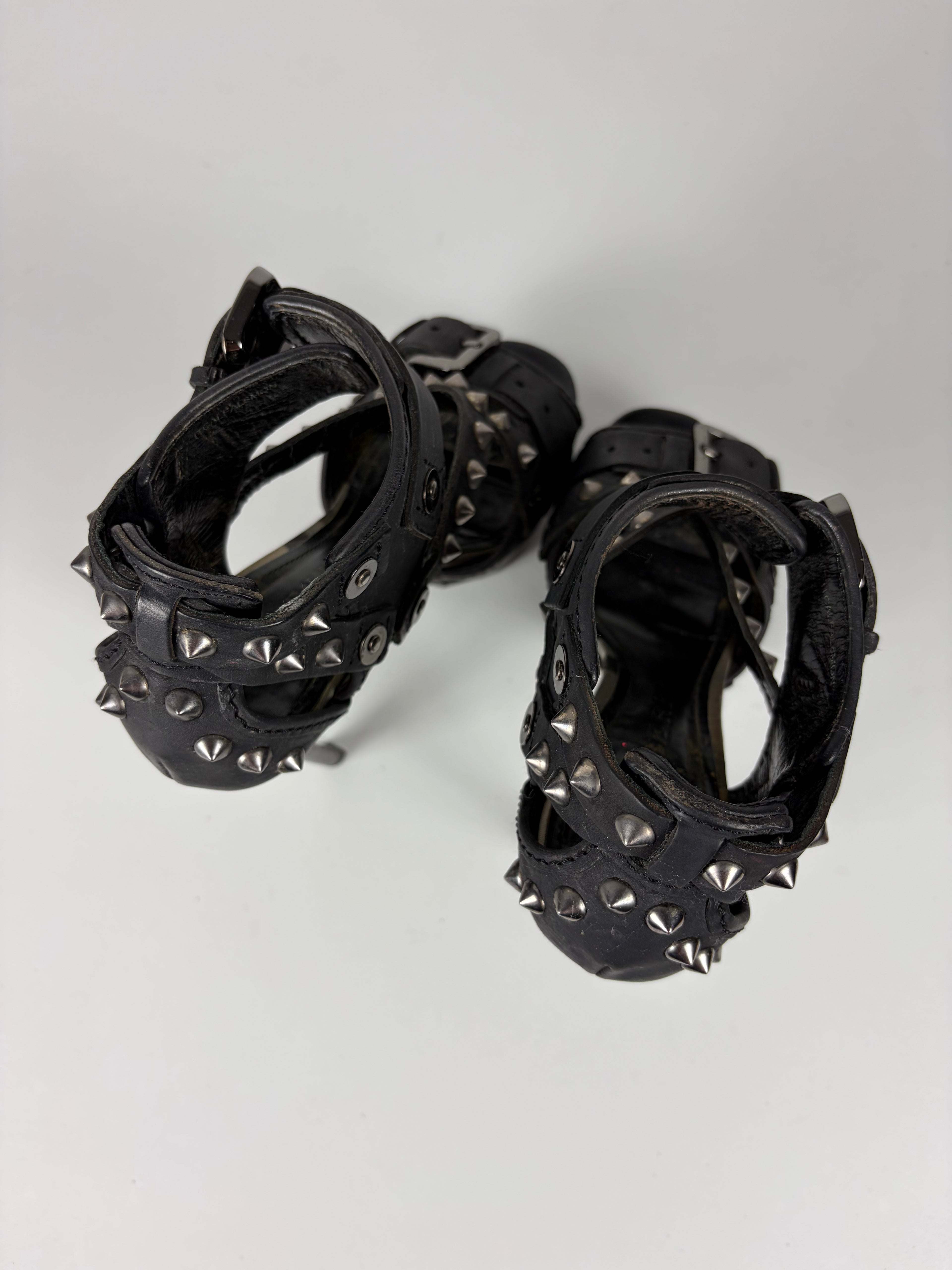 Burberry studded gladiator heels - eu 38 - black