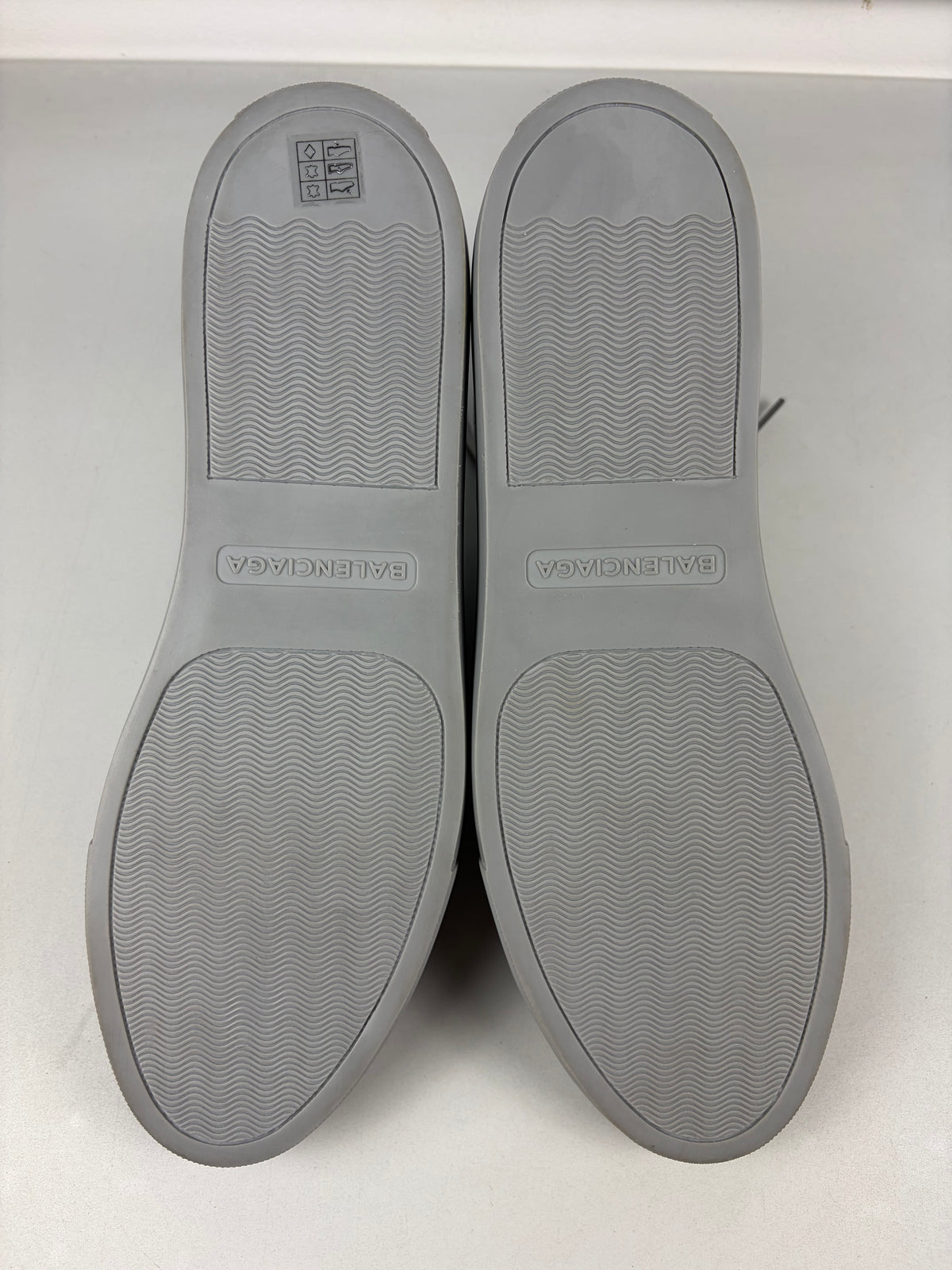 Balenciaga arena low - eu 45 / us 12 - brand new
