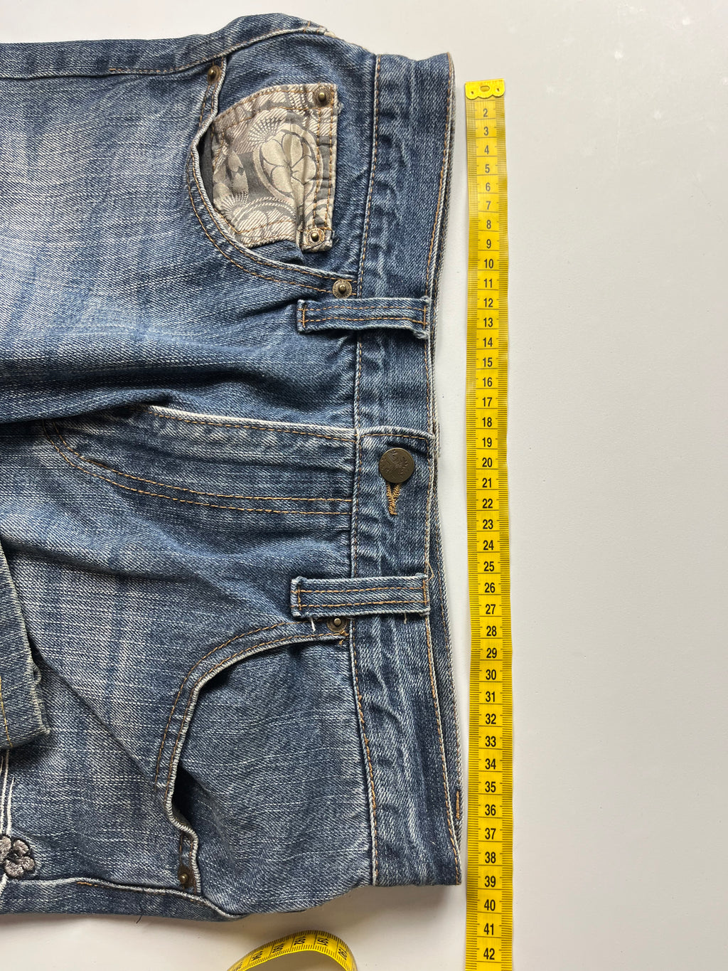 Japanese Embroidered jeans (w32)