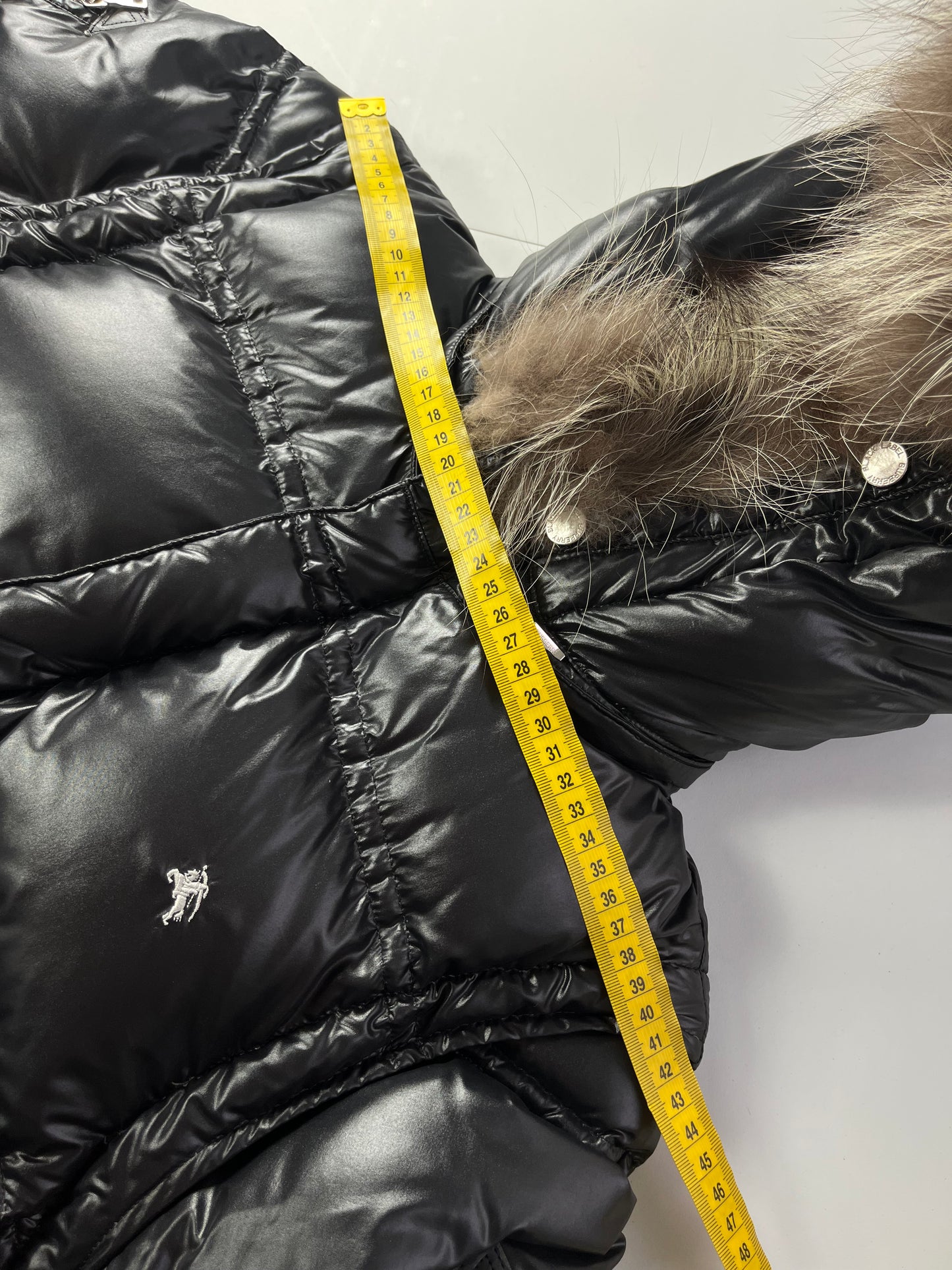 00’s BURBERRY made in Japan real fur down jacket (M/L) - black