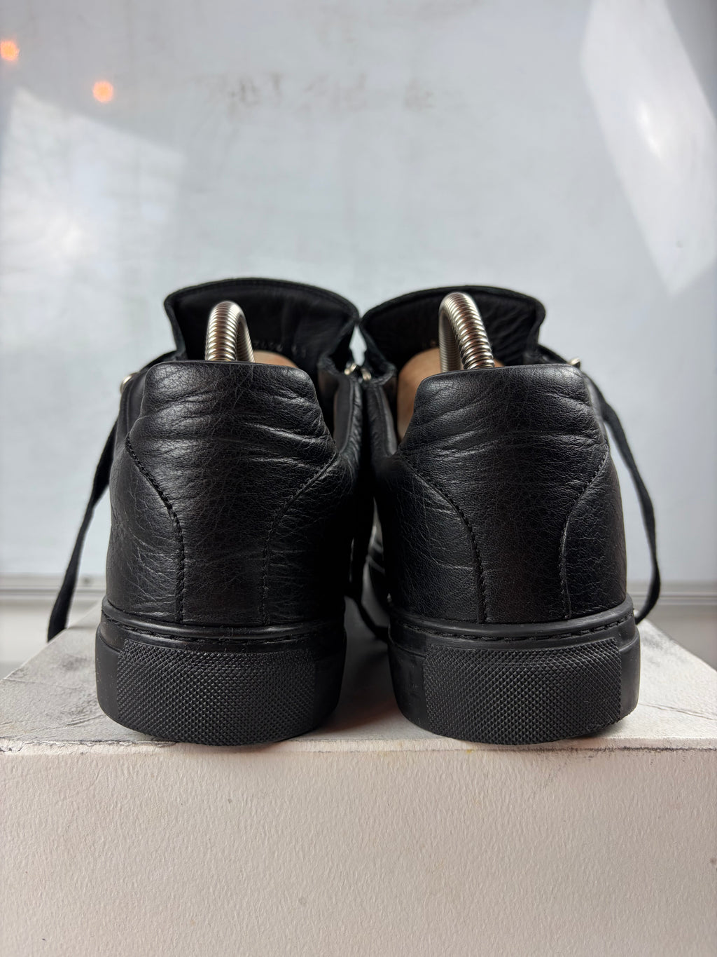 Balenciaga arena low - eu 41 / us 8 / uk 7.5 - black
