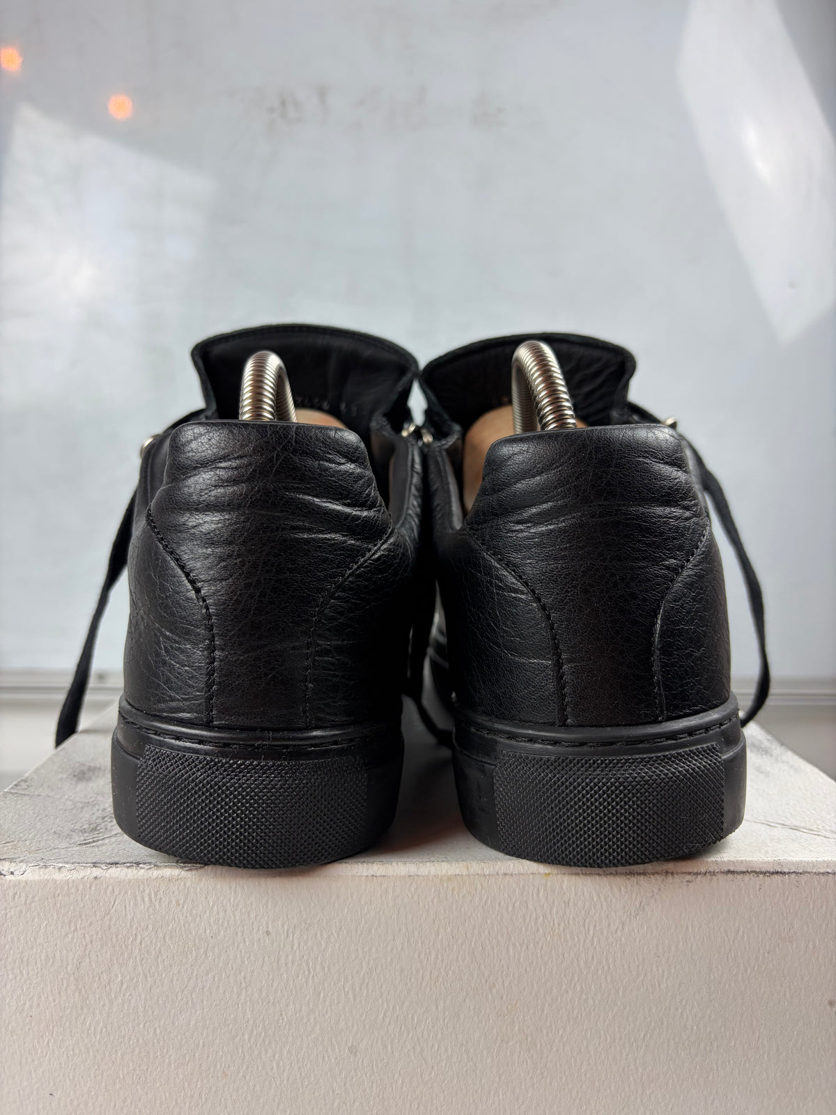 Balenciaga arena low - eu 41 / us 8 / uk 7.5 - black