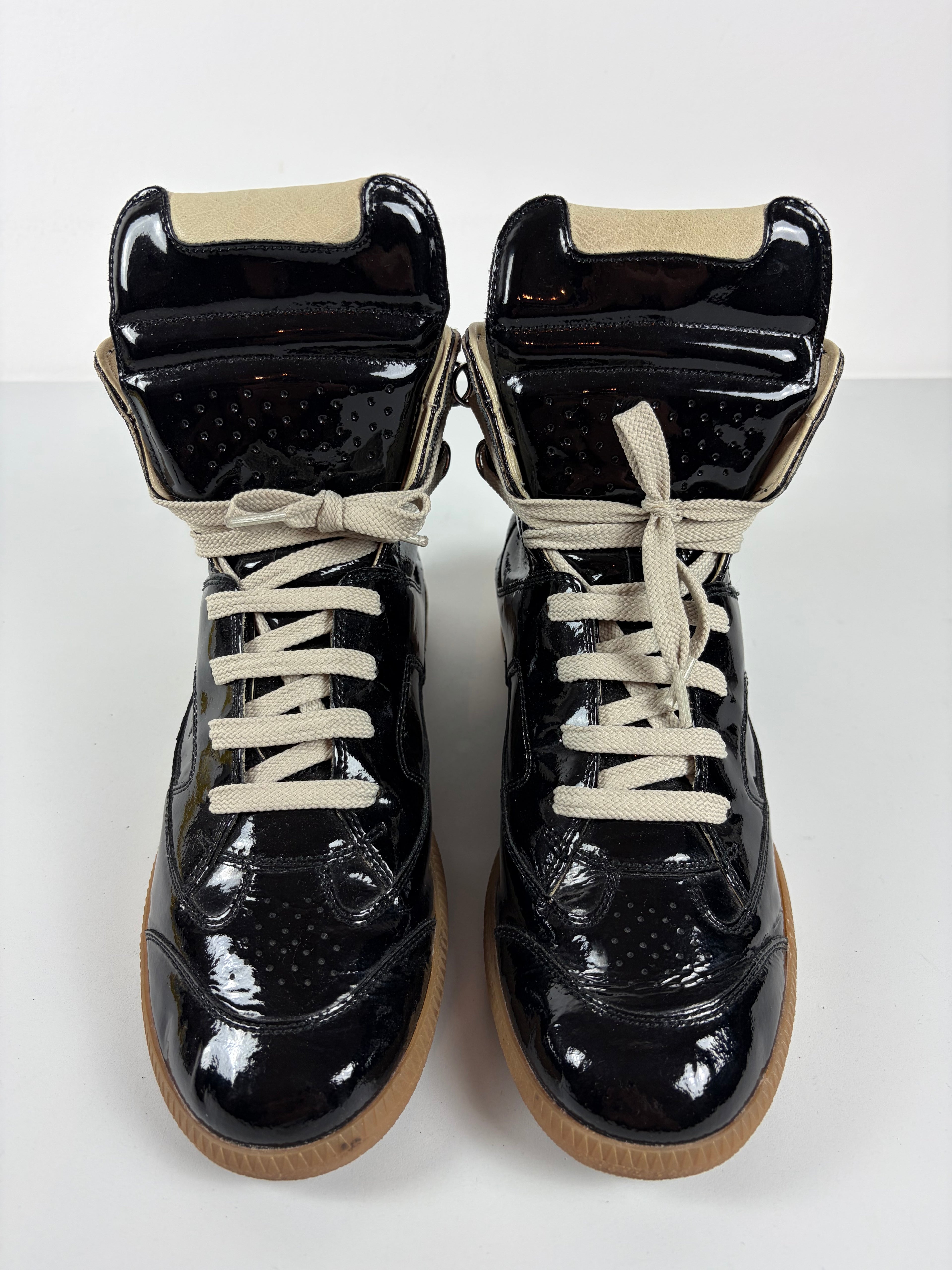 2009 Maison Martin Margiela black patent leather high-top sneakers - eu 40
