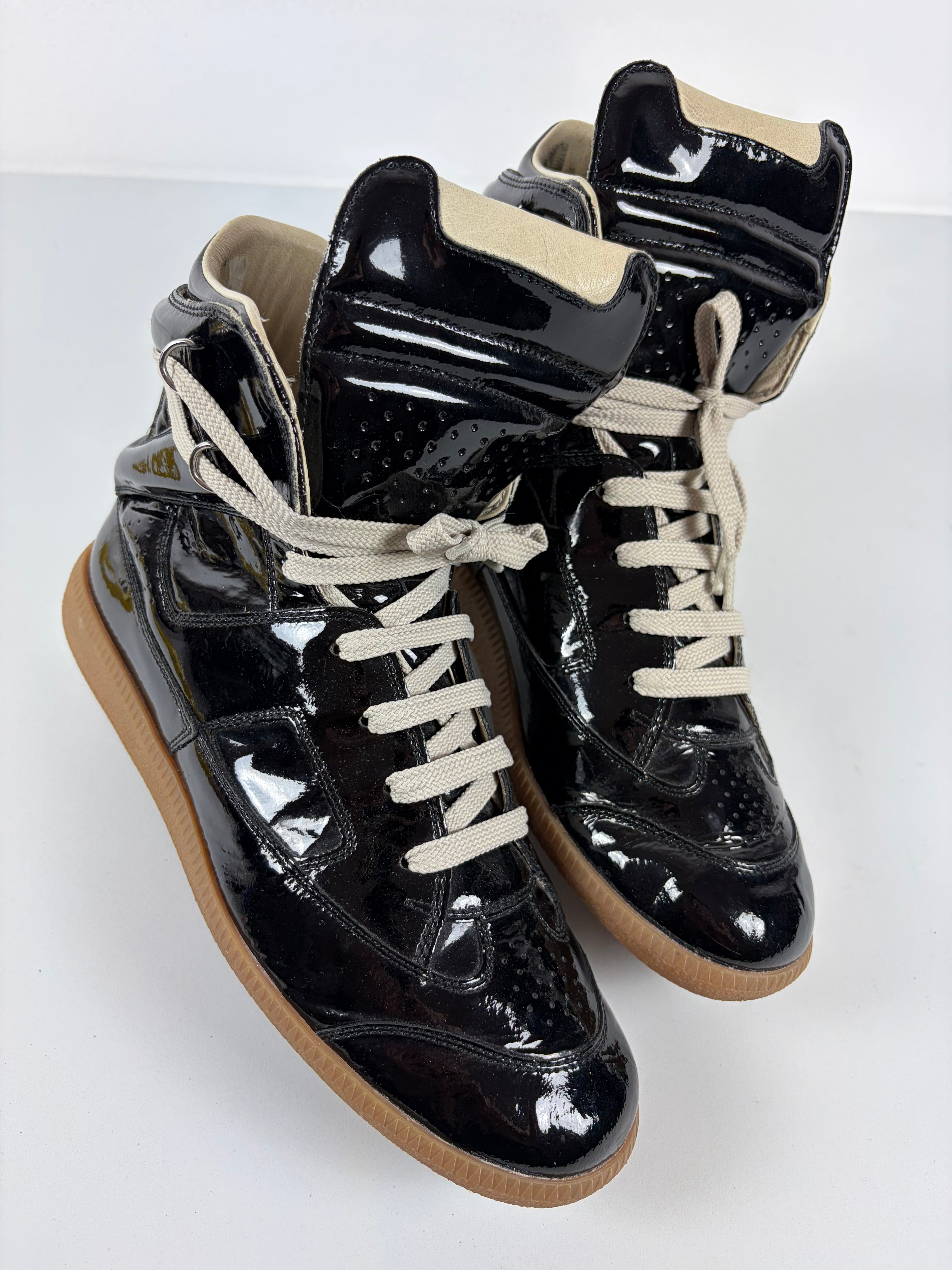 2009 Maison Martin Margiela black patent leather high-top sneakers - eu 40