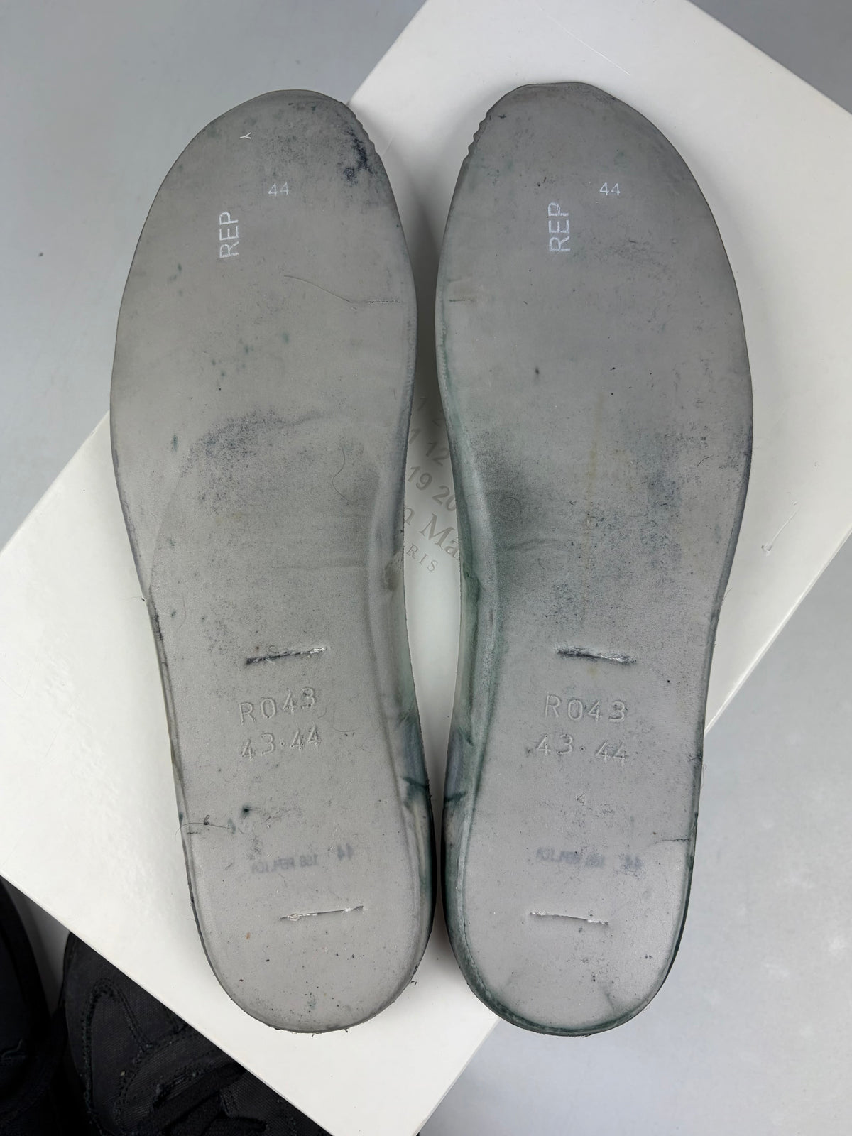 Maison Margiela Replica Distressed Coated-Canvas gats - eu44/us11/uk10.5