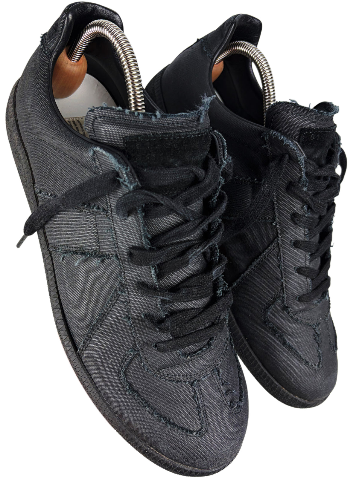 Maison Margiela Replica Distressed Coated-Canvas gats - eu44/us11/uk10.5