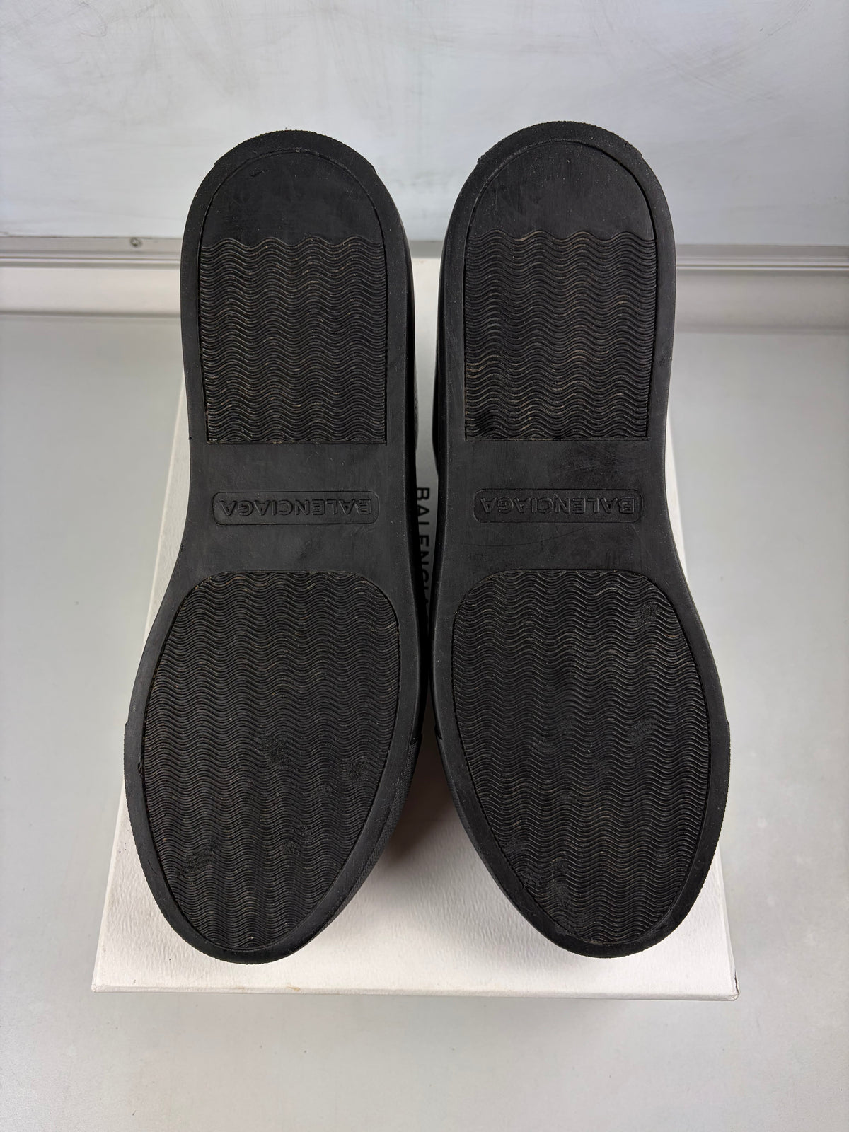 Balenciaga arena low - eu 41 / us 8 / uk 7.5 - black