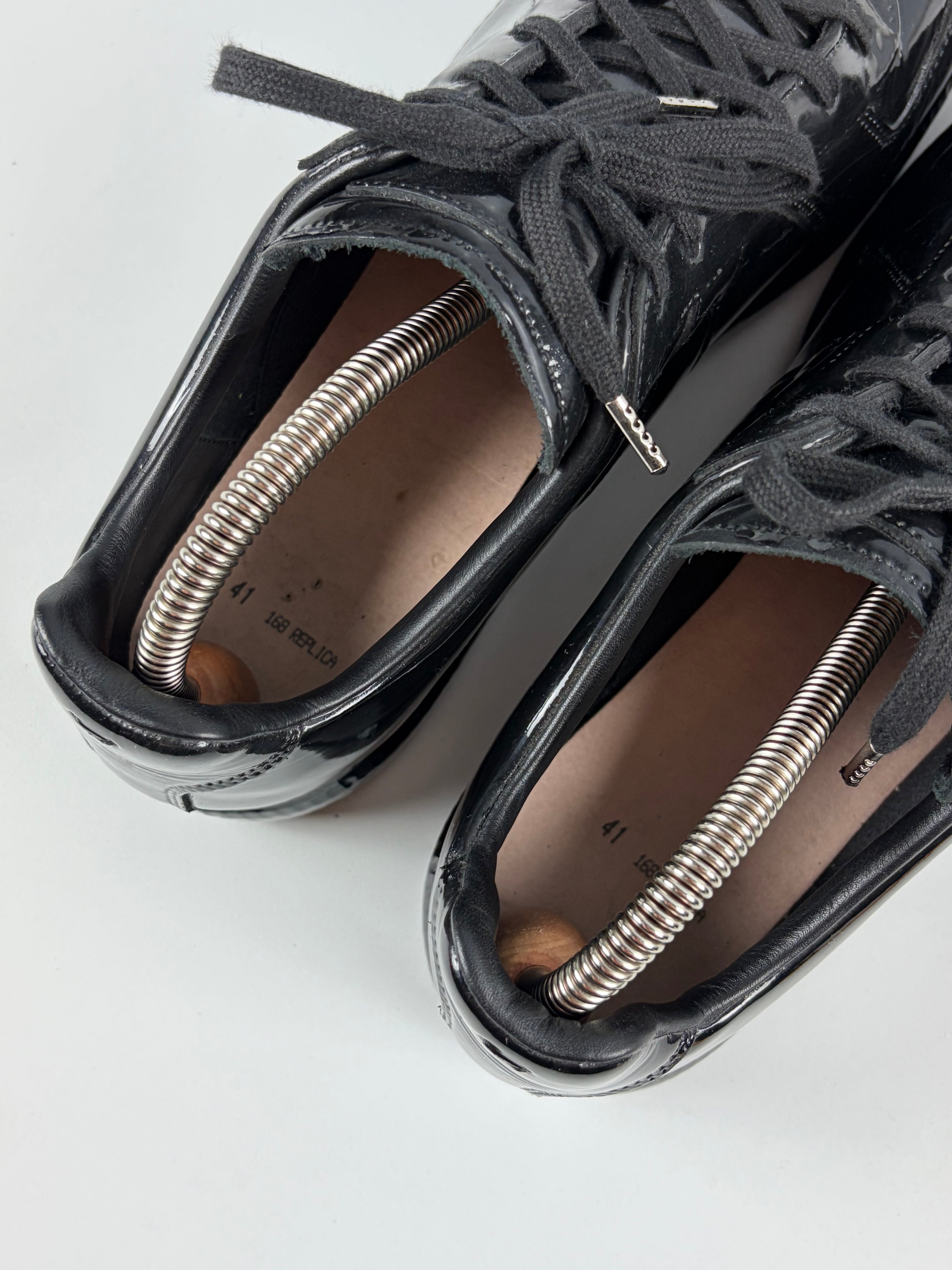 Maison Margiela patent leather low gats - eu 41 / us 8 - black