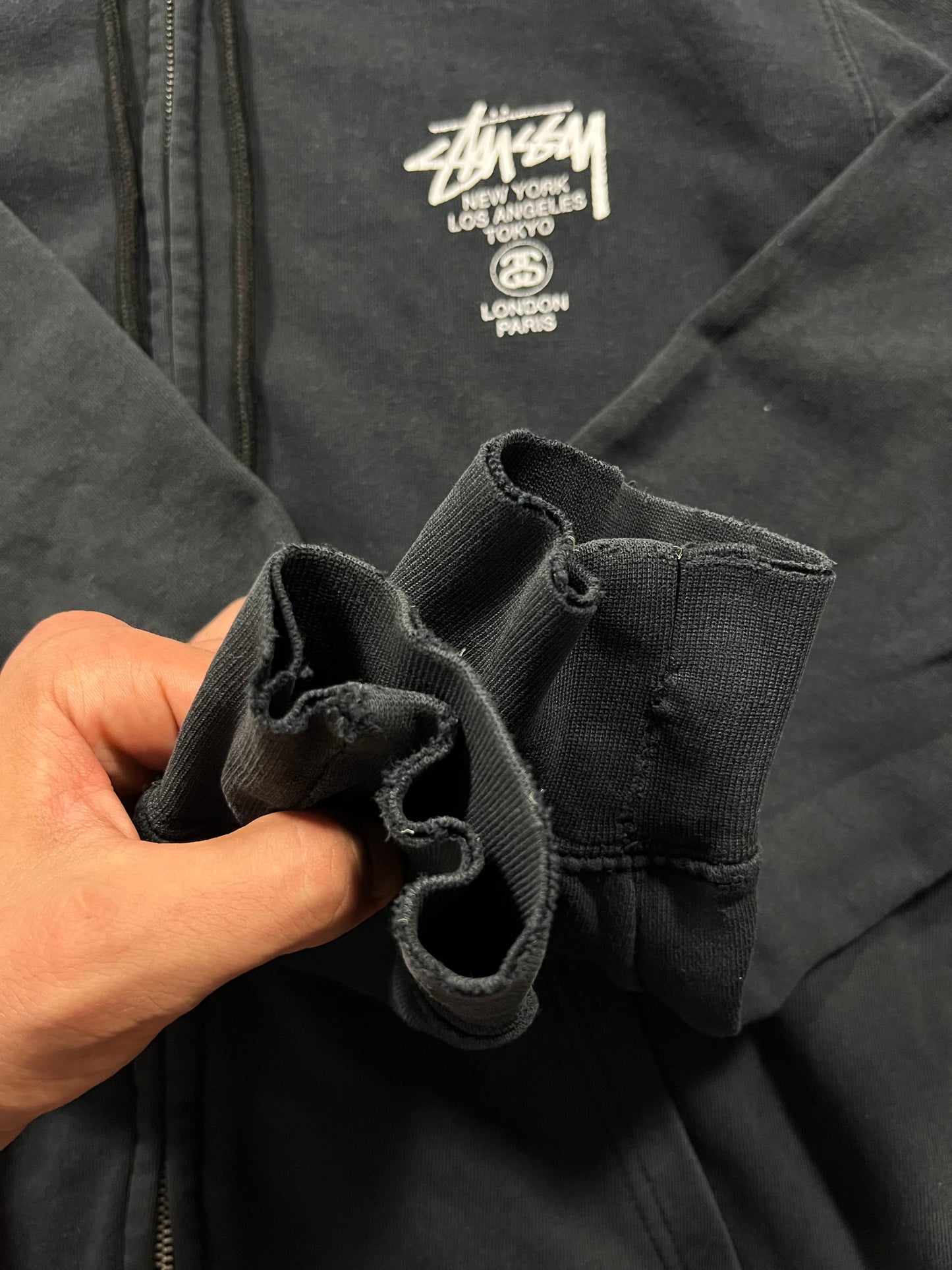 STUSSY ZIP UP HOODIE (M)
