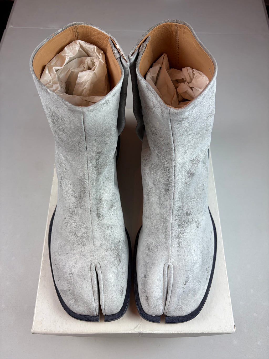 Maison Margiela Tabi Airbag painted leather boots - eu 44 / us 11 / uk 10 - grey - brand new