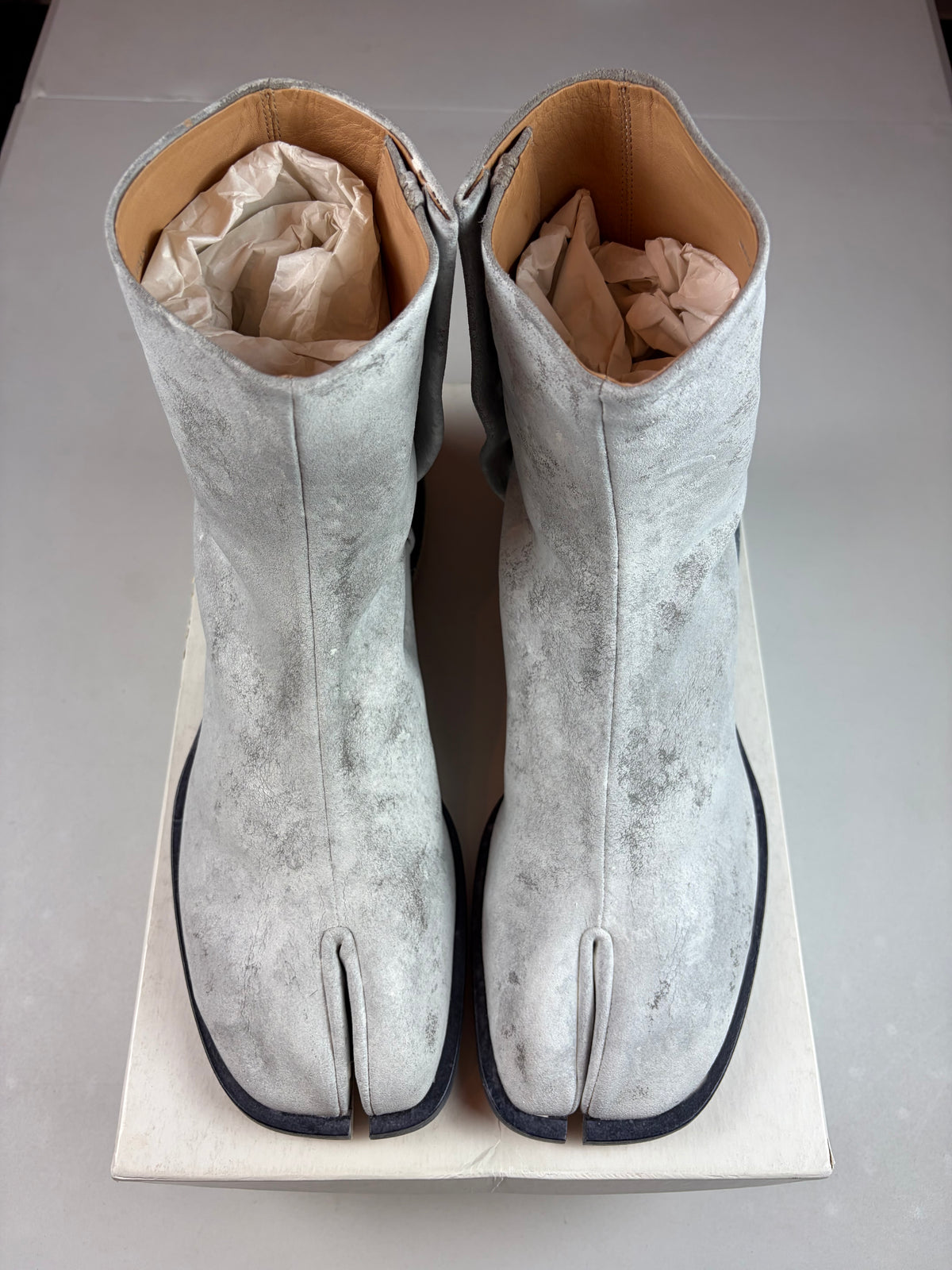 Maison Margiela Tabi Airbag painted leather boots - eu 44 / us 11 / uk 10 - grey - brand new