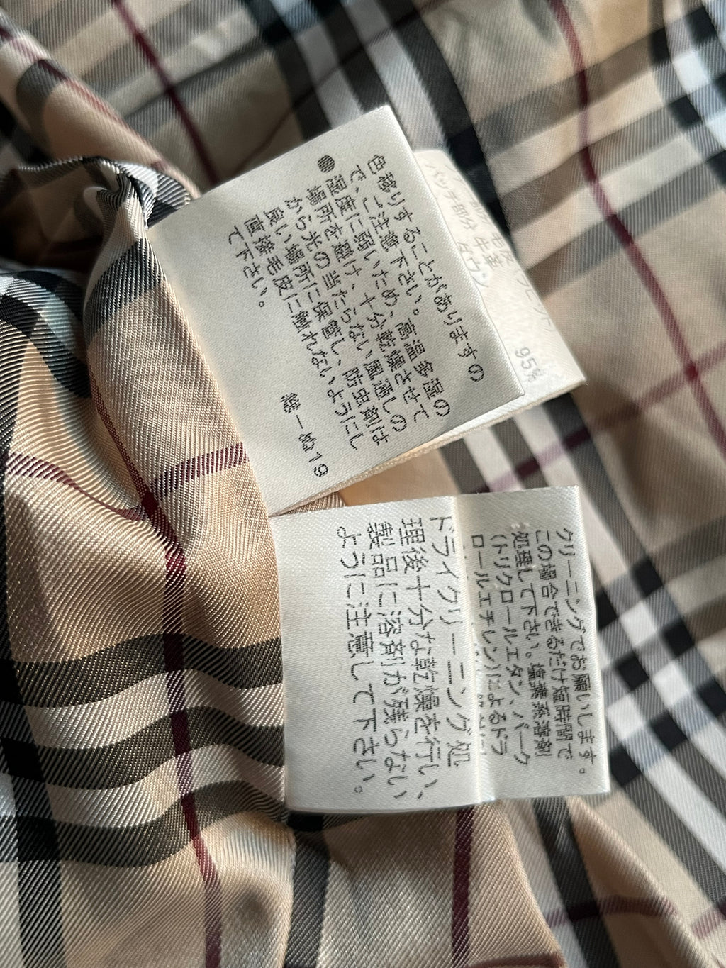 00’s BURBERRY made in Japan real fur down jacket (M) - black