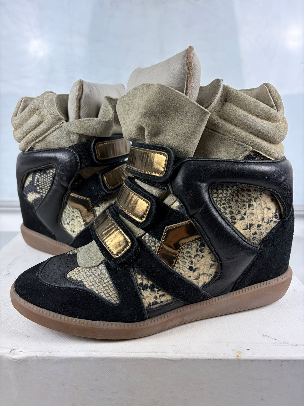 Isabel Marant Bonny python-print wedge sneakers - eu 37 / us 7 / uk 4 - black & gold