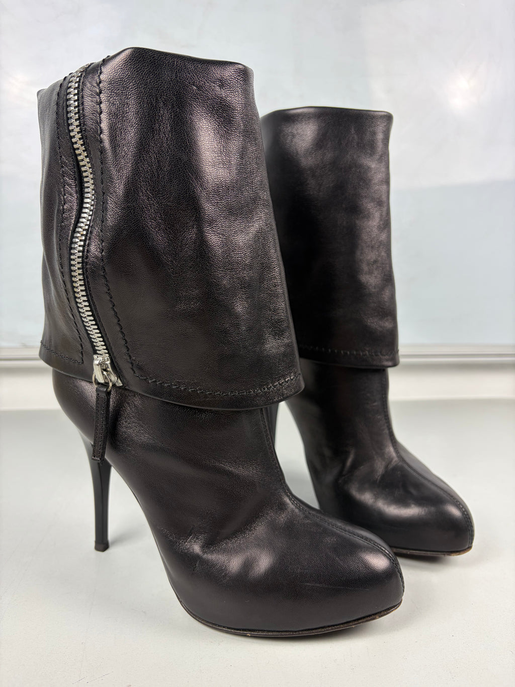 Giuseppe Zanotti fold-over zip boots - eu 37.5 / us 7.5 / uk 4.5 - black