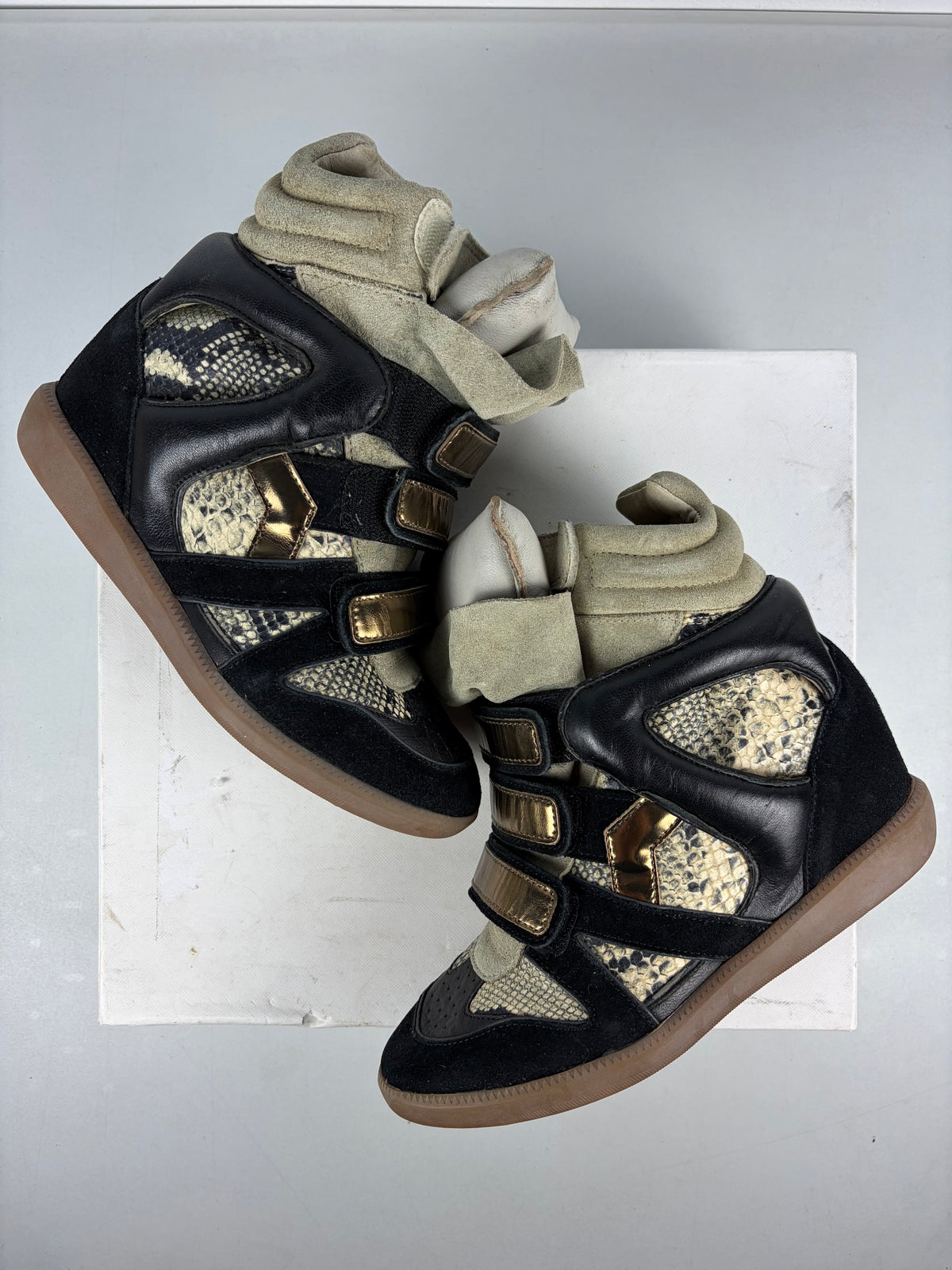 Isabel Marant Bonny python-print wedge sneakers - eu 37 / us 7 / uk 4 - black & gold