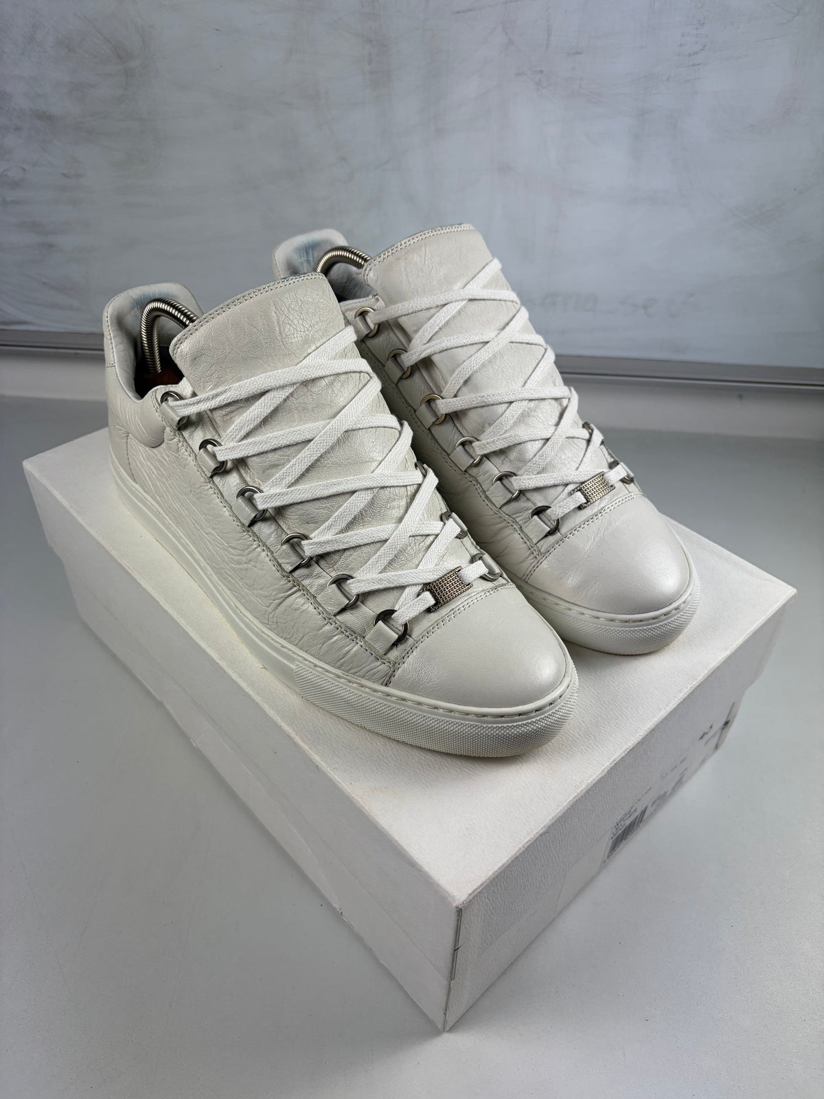 Balenciaga arena low - eu 43 / us 10 - white