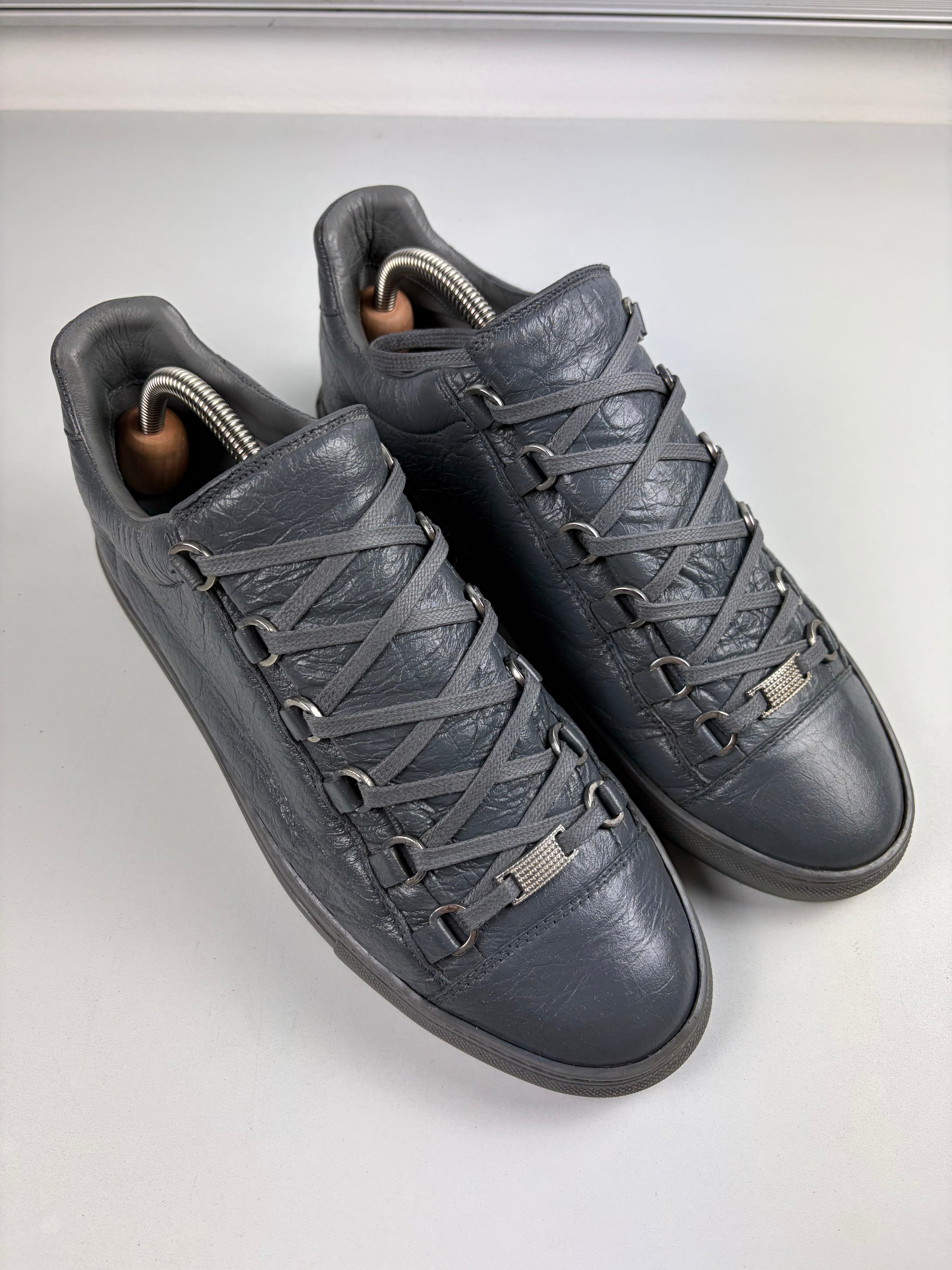 Balenciaga arena low - eu 41 / us 8 - grey
