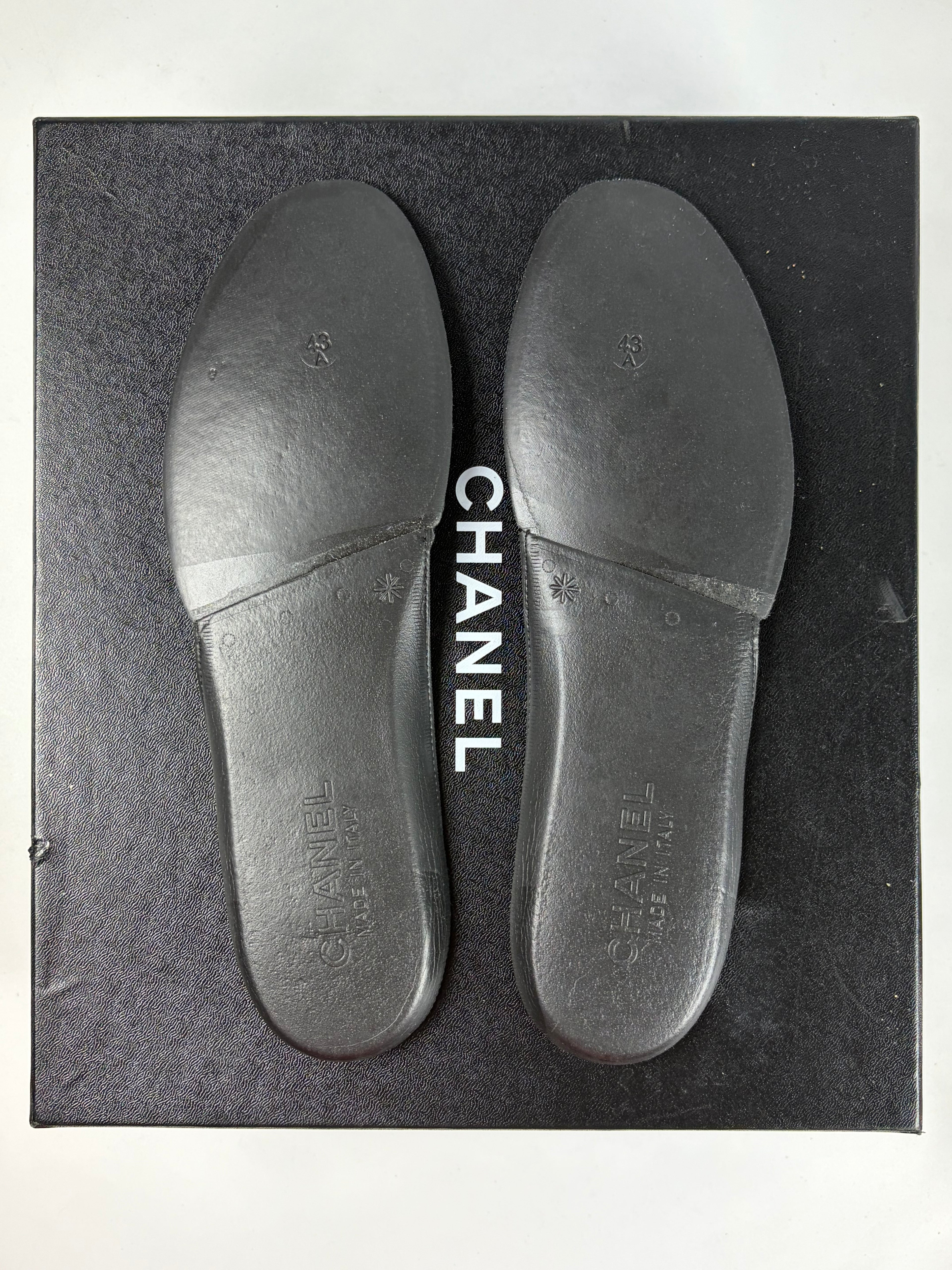 2019 CHANEL gold foil leather & suede sneakers - eu 43 / us 10