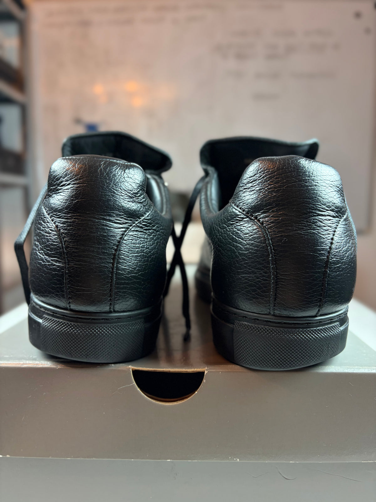 Balenciaga arena low grained leather - eu 43 / us 10 / uk 9 - black