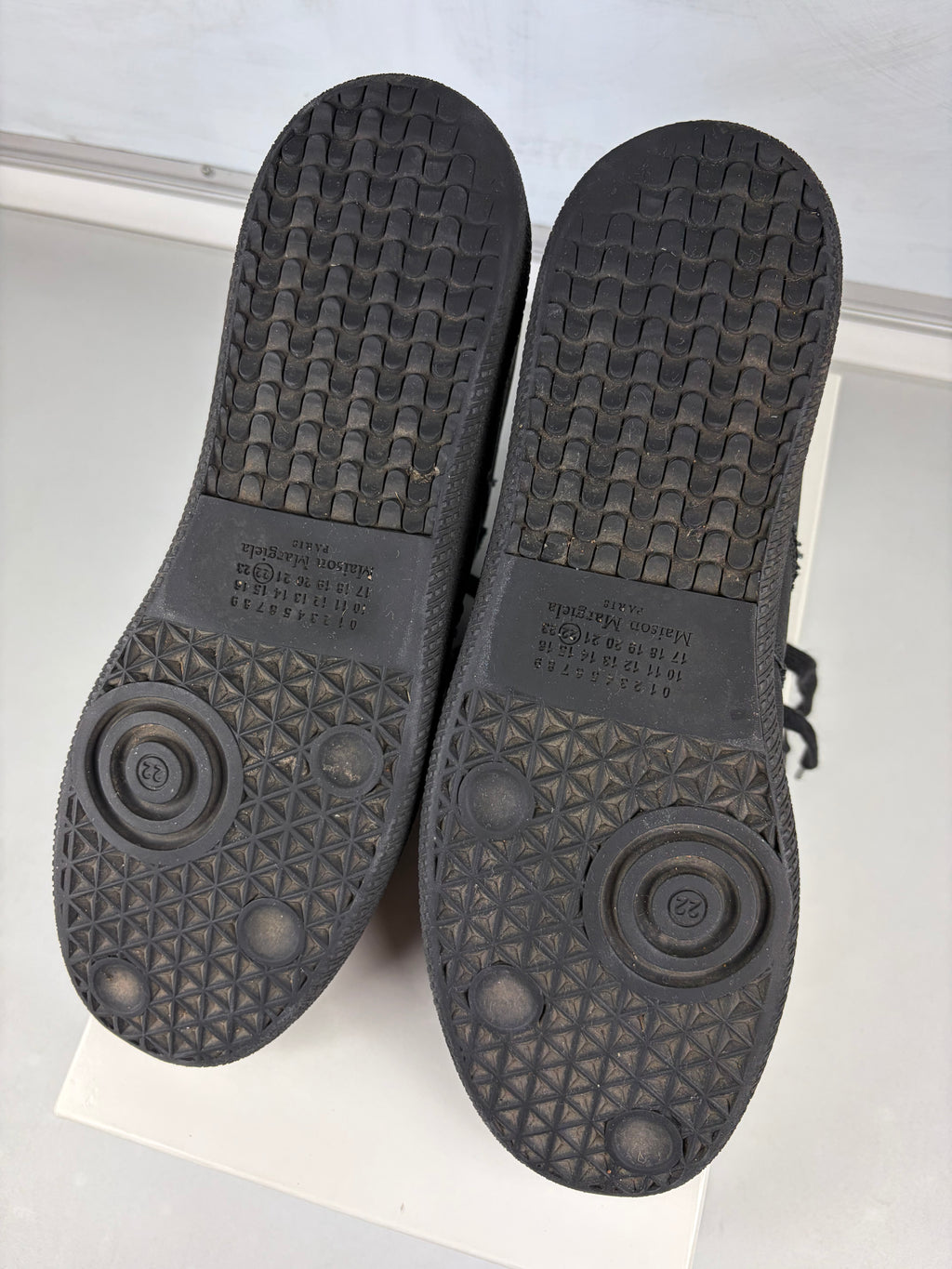 Maison Margiela Replica Distressed Coated-Canvas gats - eu44/us11/uk10.5