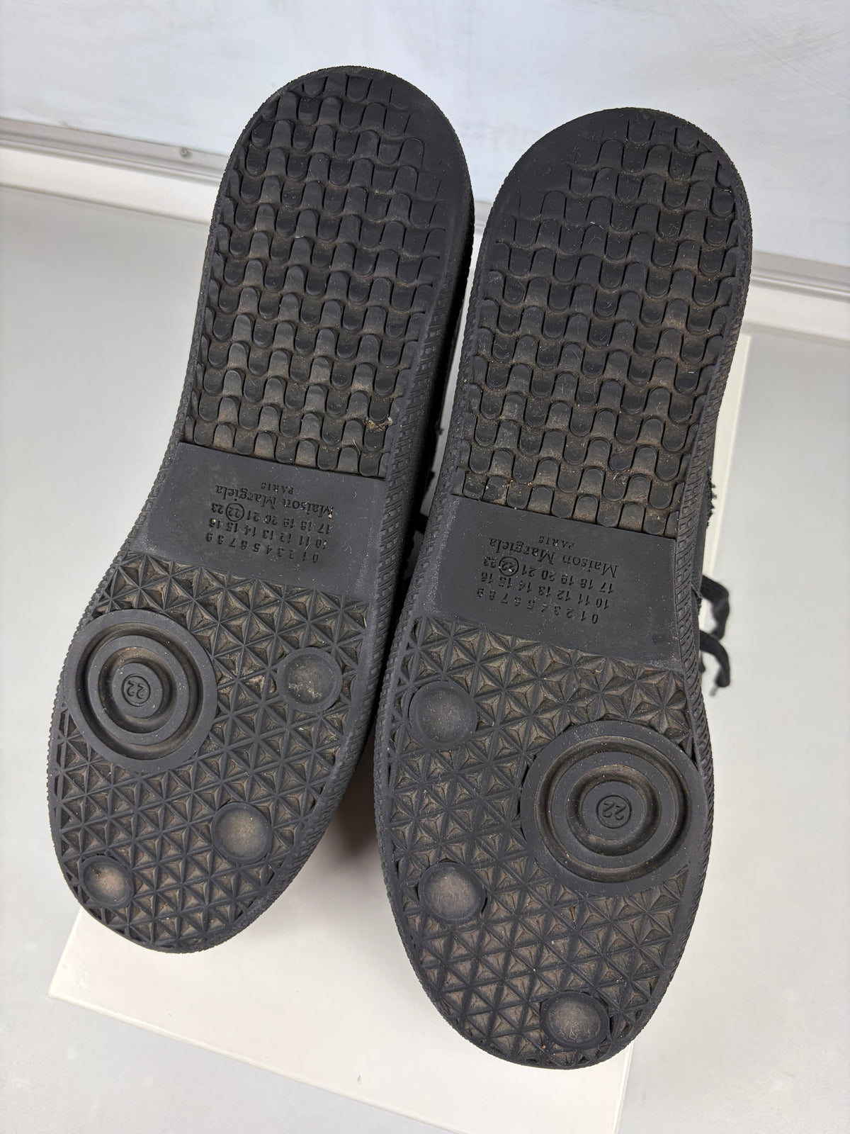Maison Margiela Replica Distressed Coated-Canvas gats - eu44/us11/uk10.5