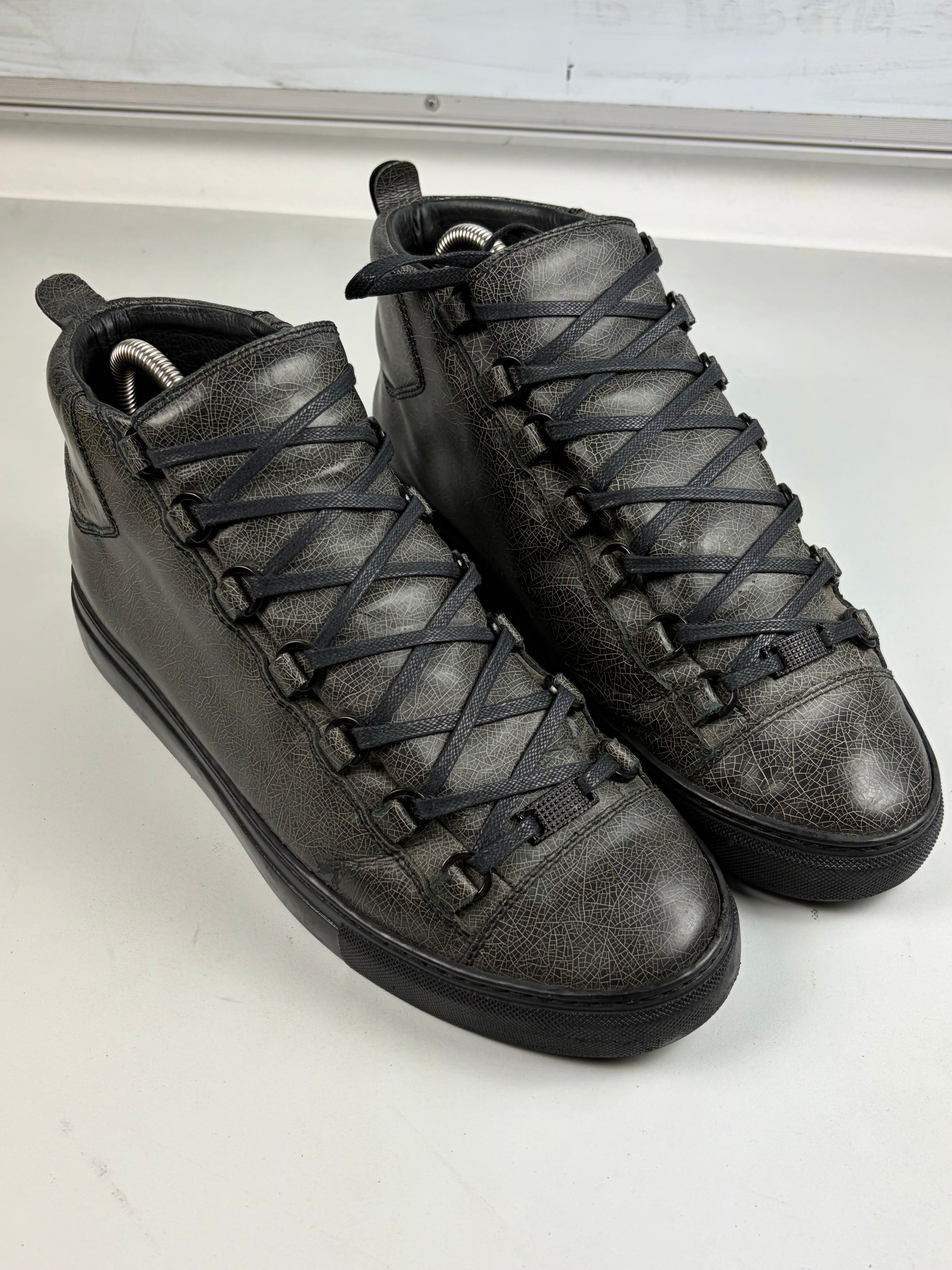 Balenciaga arena ‘Cracked leather’ high tops - eu 41 / us 8 - brown