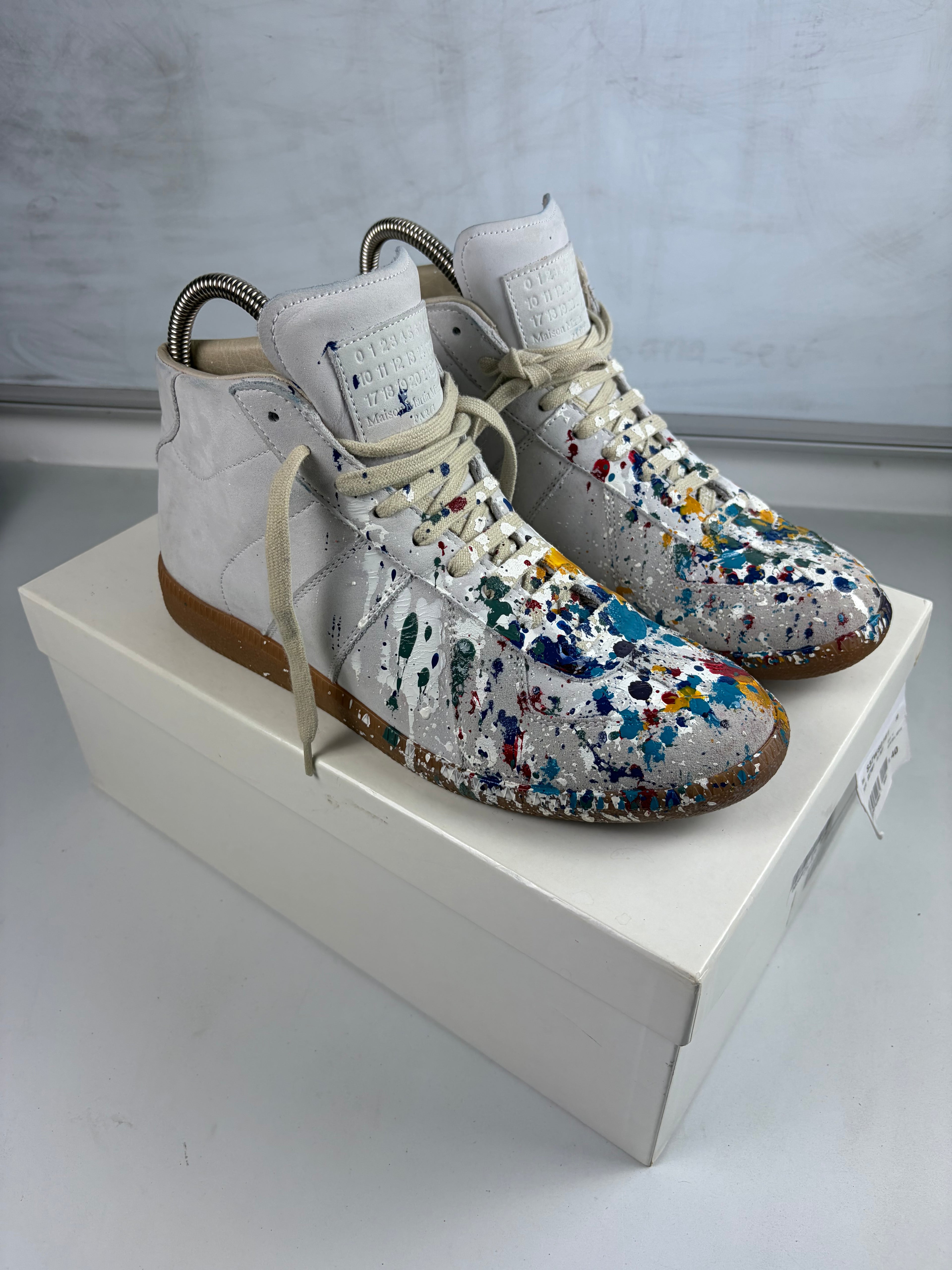 Maison Margiela ‘Paint-splatter’ high tops - eu 40 / us 7 - white