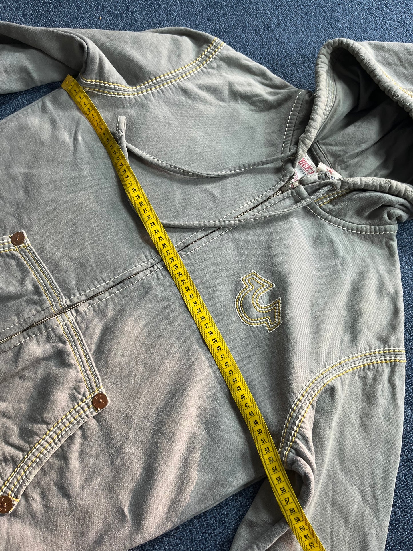 TRUE RELIGION ZIP UP HOODIE (M)