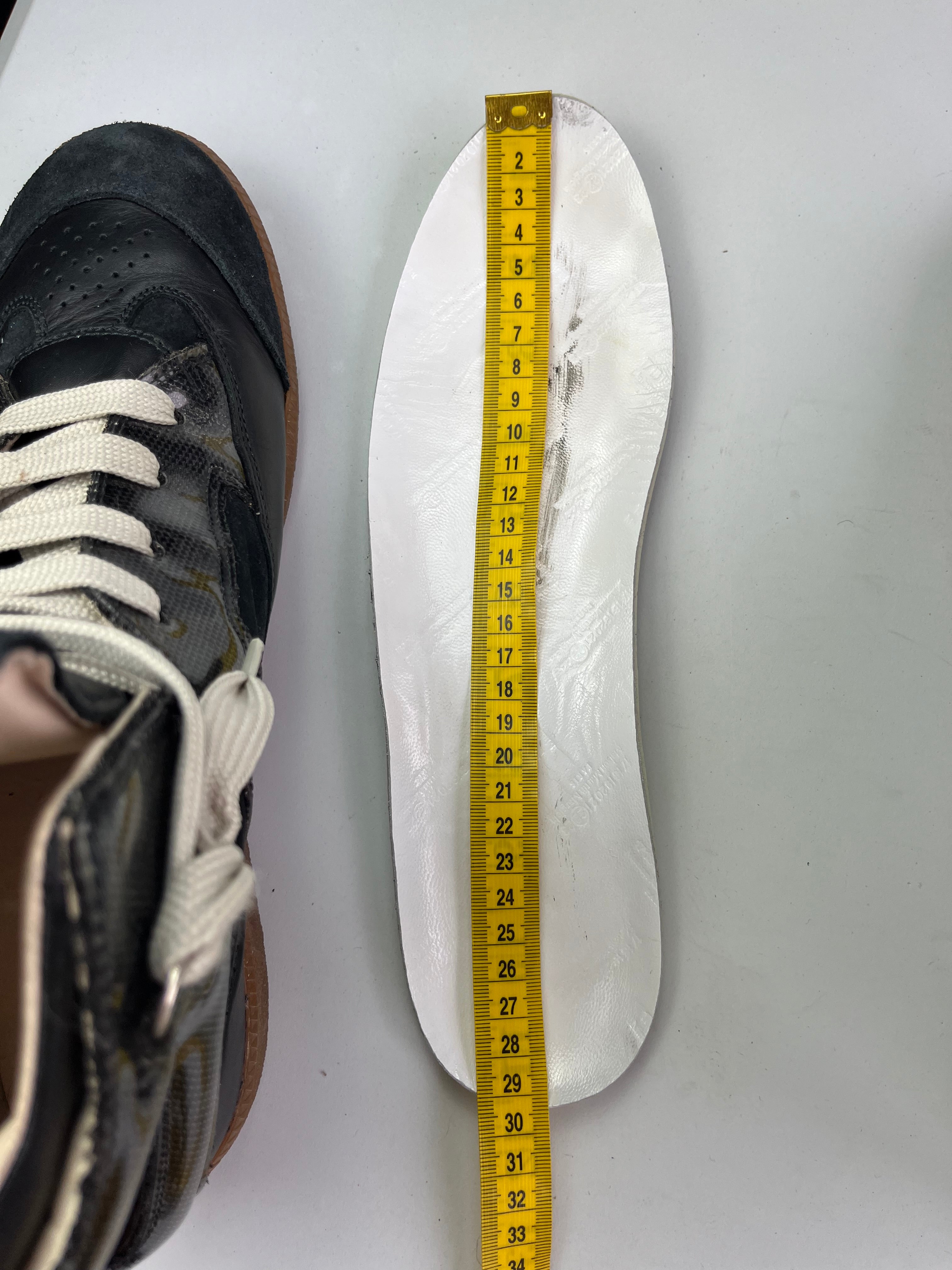 2009 Maison Margiela high top gats - Eu 45 - black