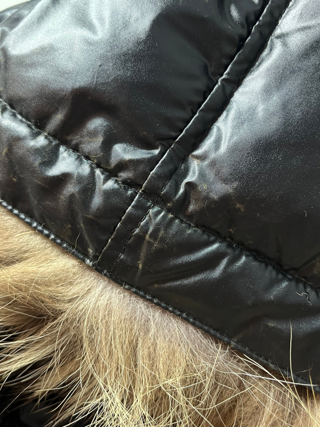 00’s BURBERRY made in Japan real fur down waxed jacket (M/L) - black