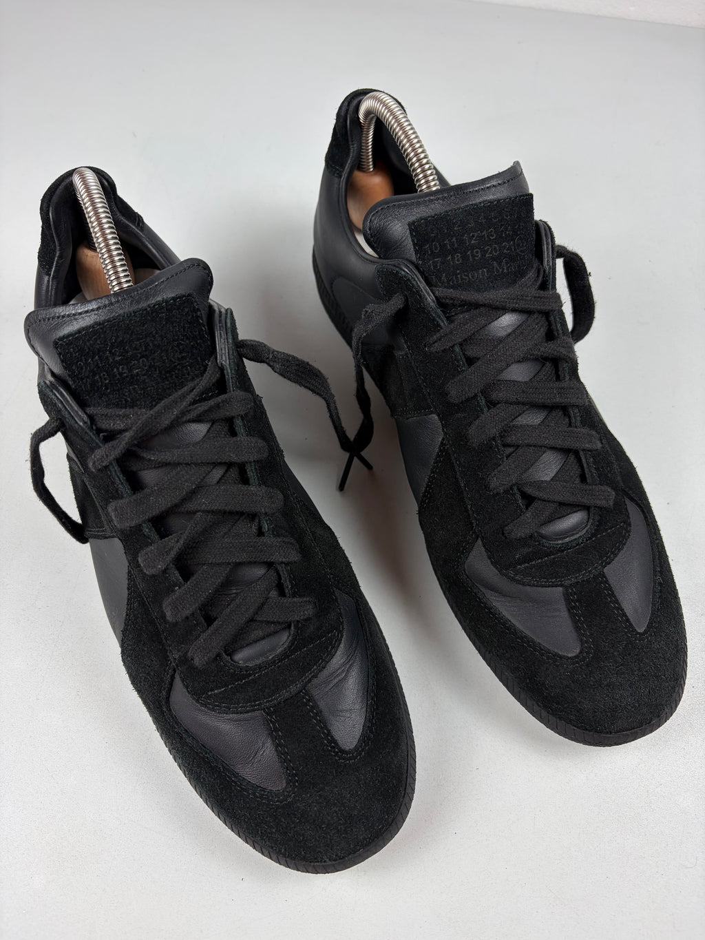 Maison Margiela Replica Black low gats - eu 43.5 / us 10.5 / uk 9.5 - black