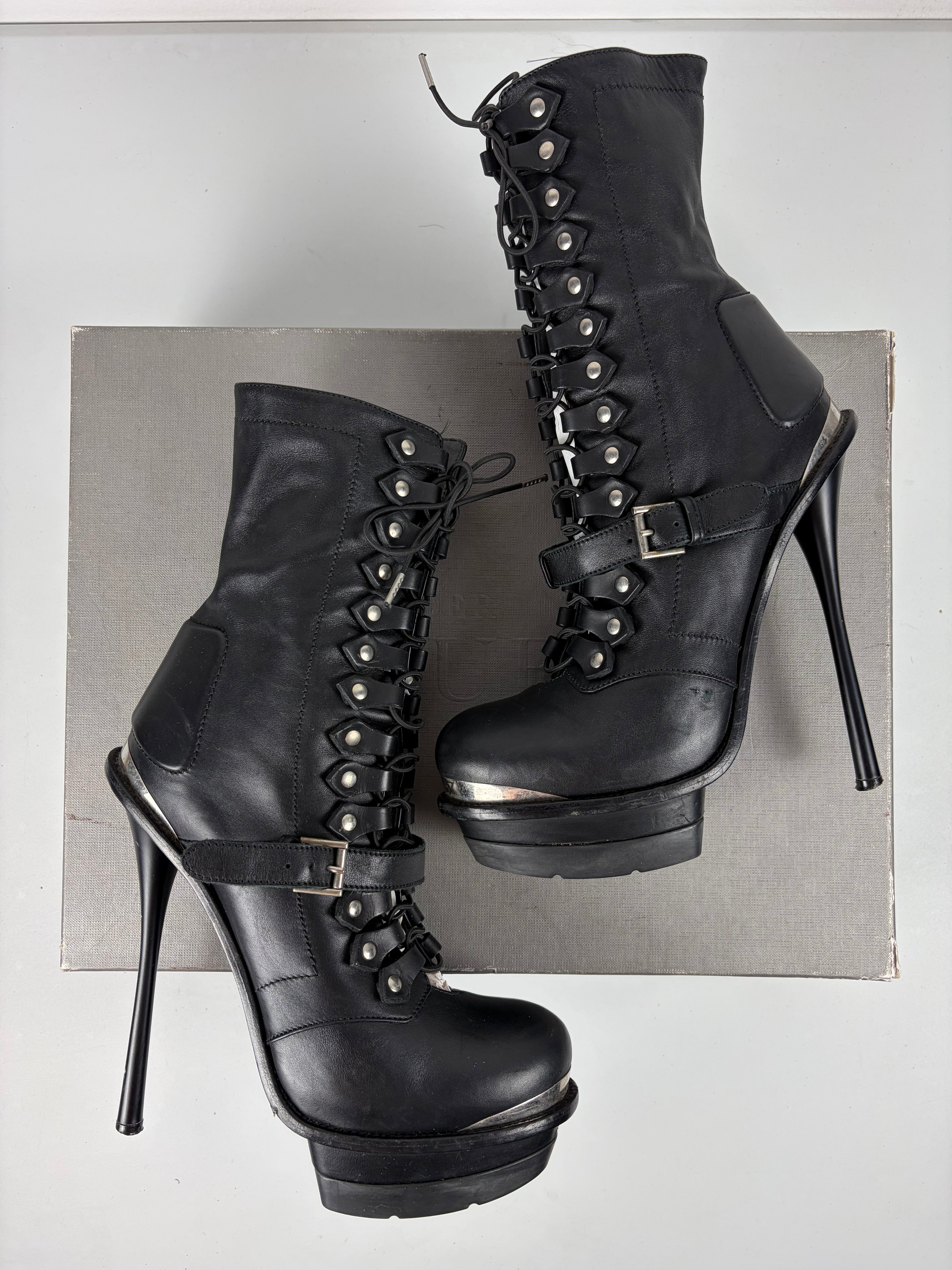 2011 runway collection Alexander McQueen stiletto ankle boots - eu 38 1/5 - black