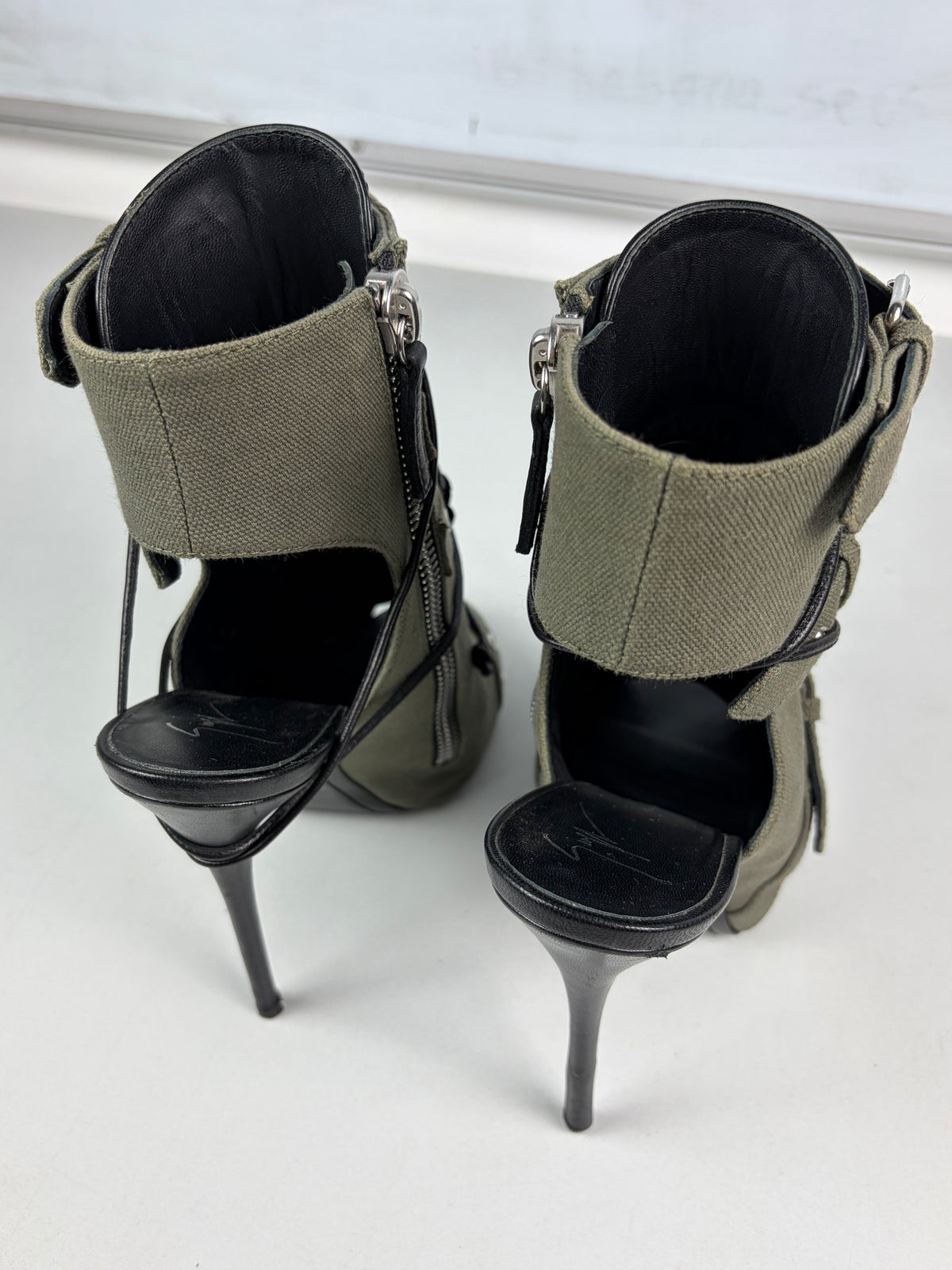 Giuseppe Zanotti ‘Coline’ canvas buckle peep-toe ankle boots - eu 40 / us 10 / uk 7 - military green