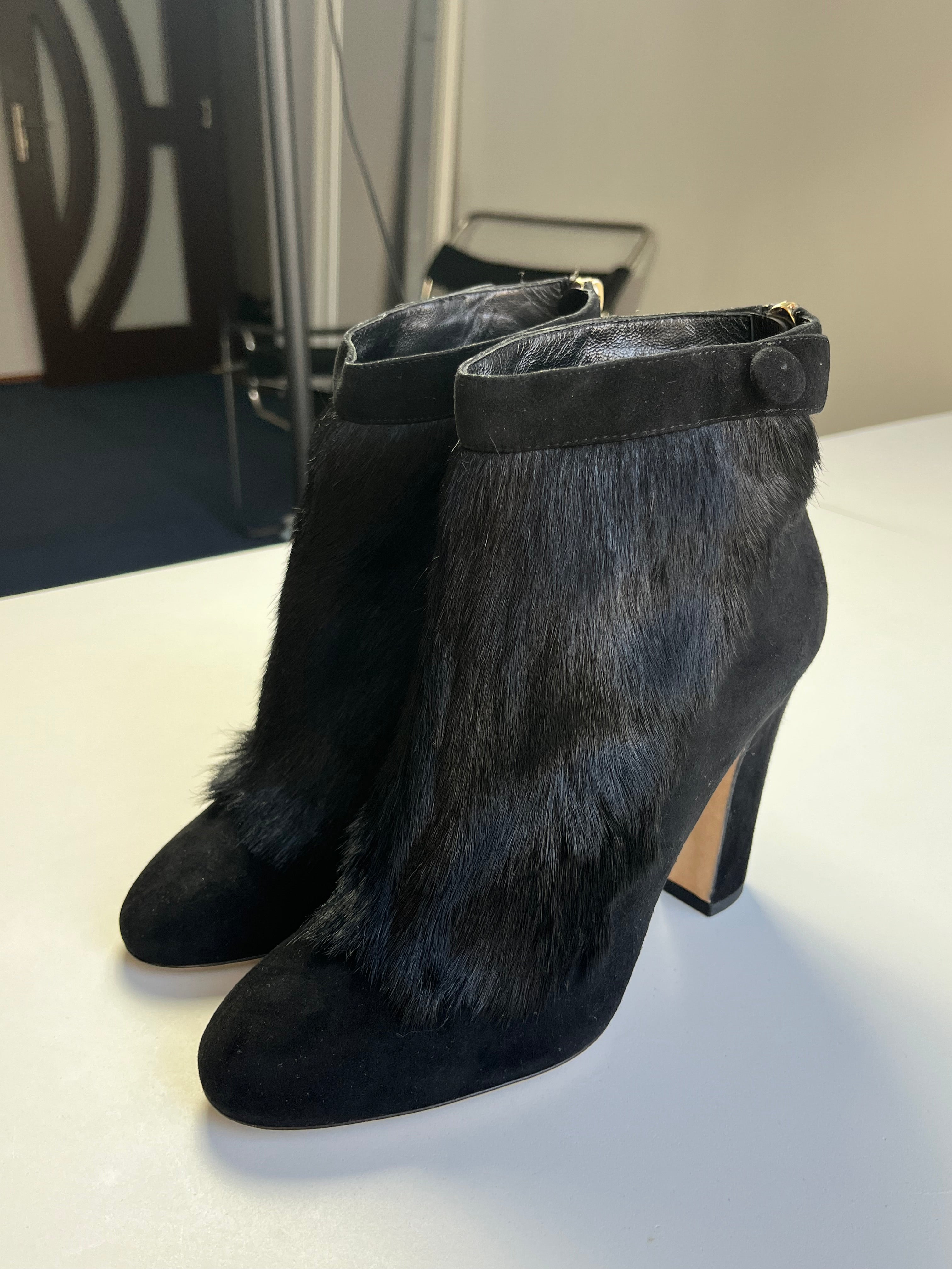 Dolce&Gabbana pony hair ankle boots - eu 39 - black