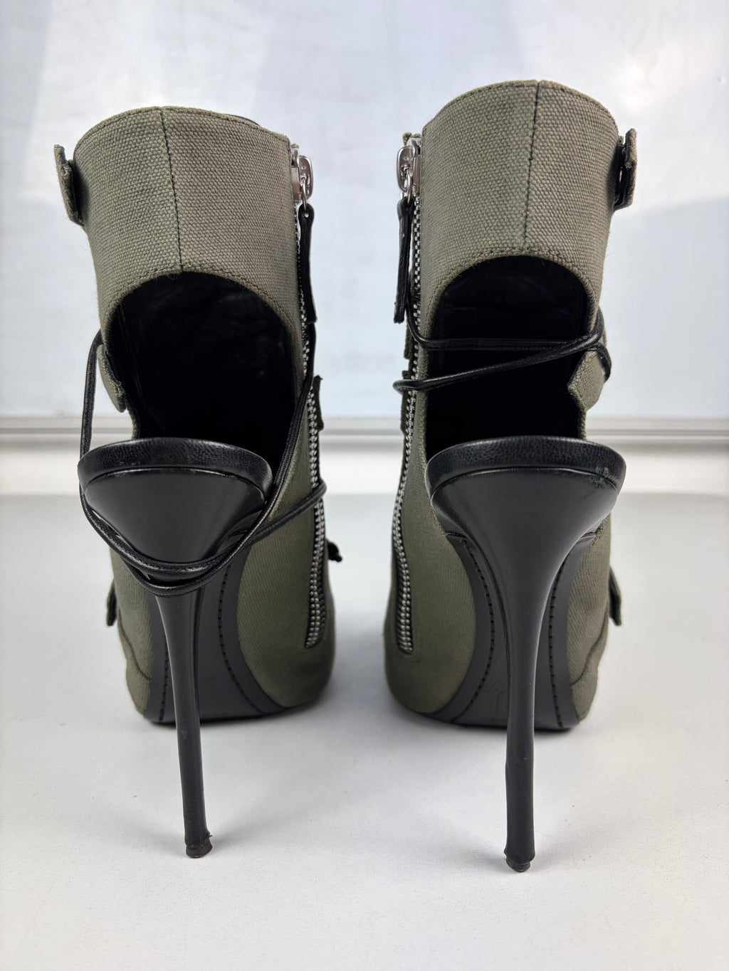 Giuseppe Zanotti ‘Coline’ canvas buckle peep-toe ankle boots - eu 40 / us 10 / uk 7 - military green