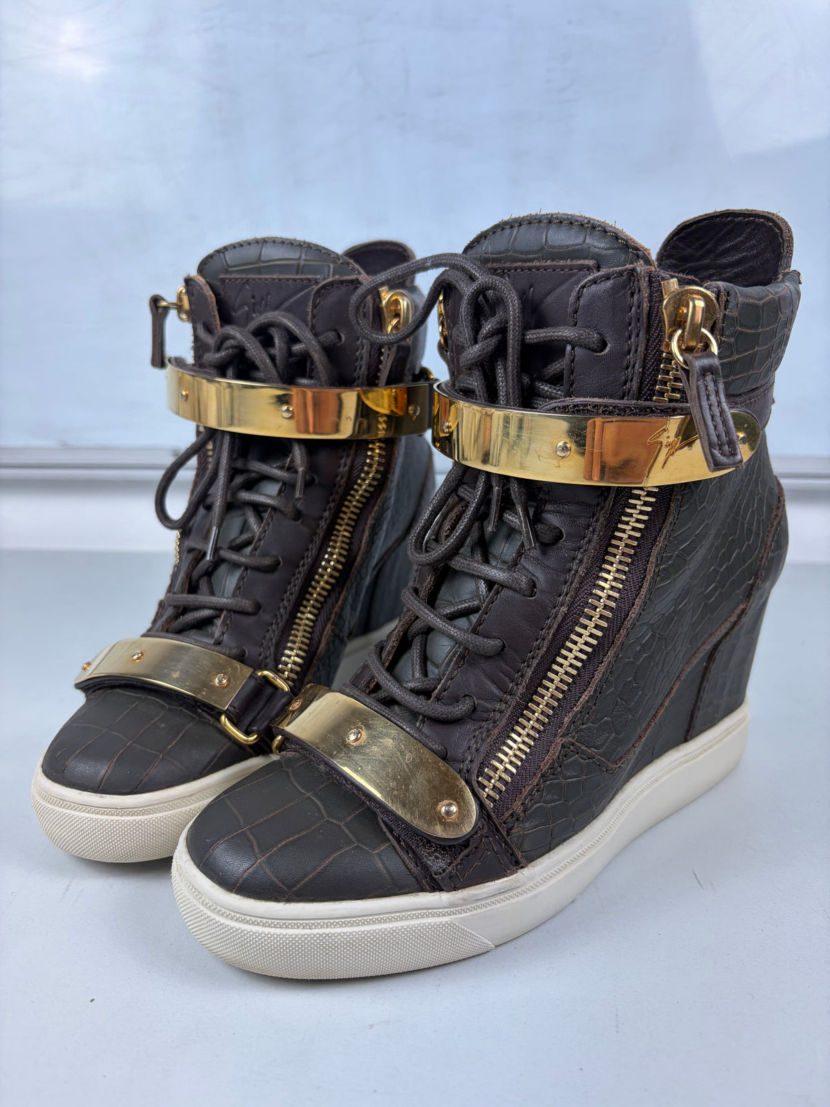 Giuseppe Zanotti dark green croc-embossed leather wedges - eu 37.5 / us 7.5 / uk 4.5