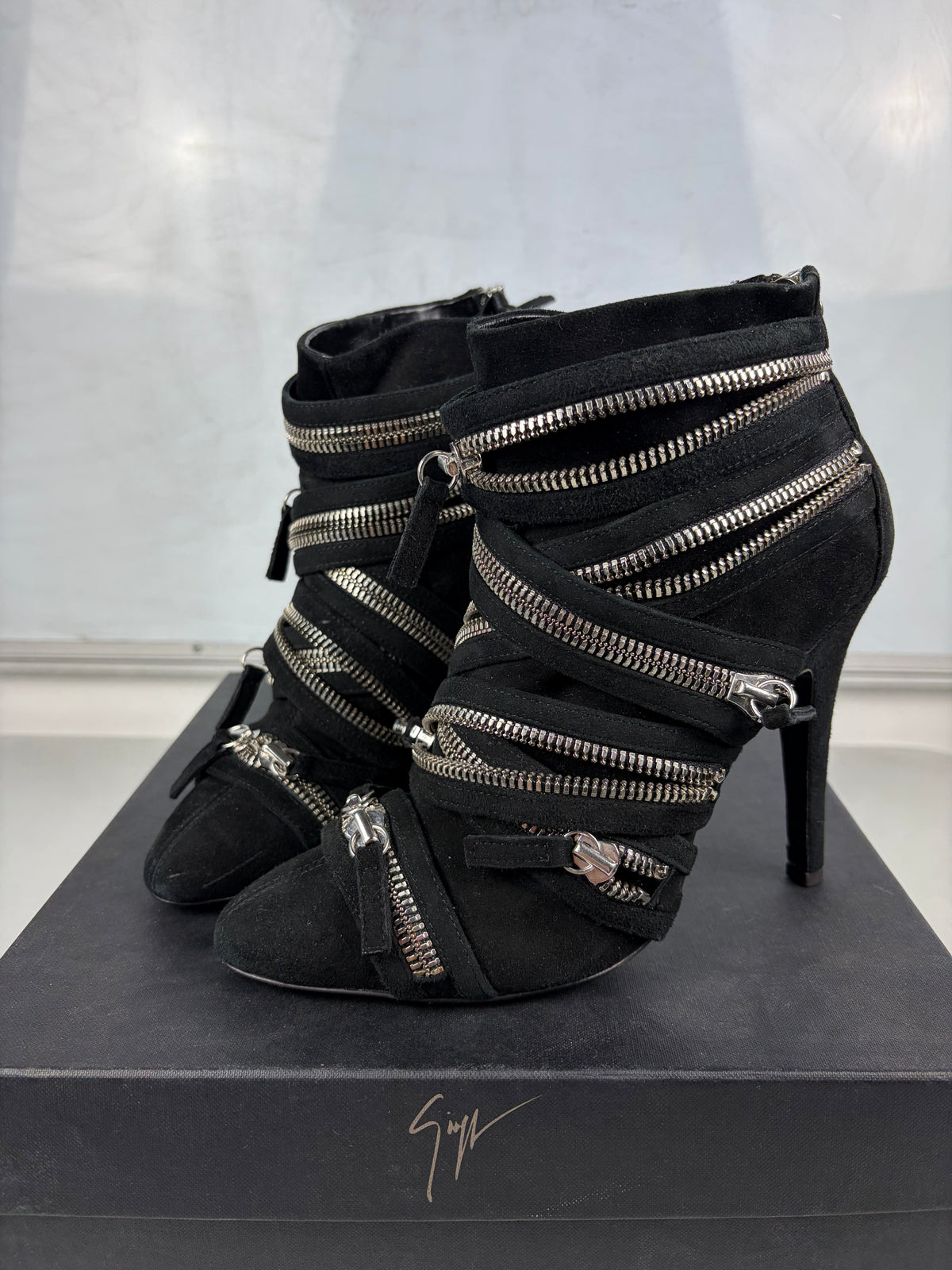 2009 Giuseppe Zanotti x BALMAIN multi zipper suede ankle boots - eu 38 / us 8 / uk 5 - black