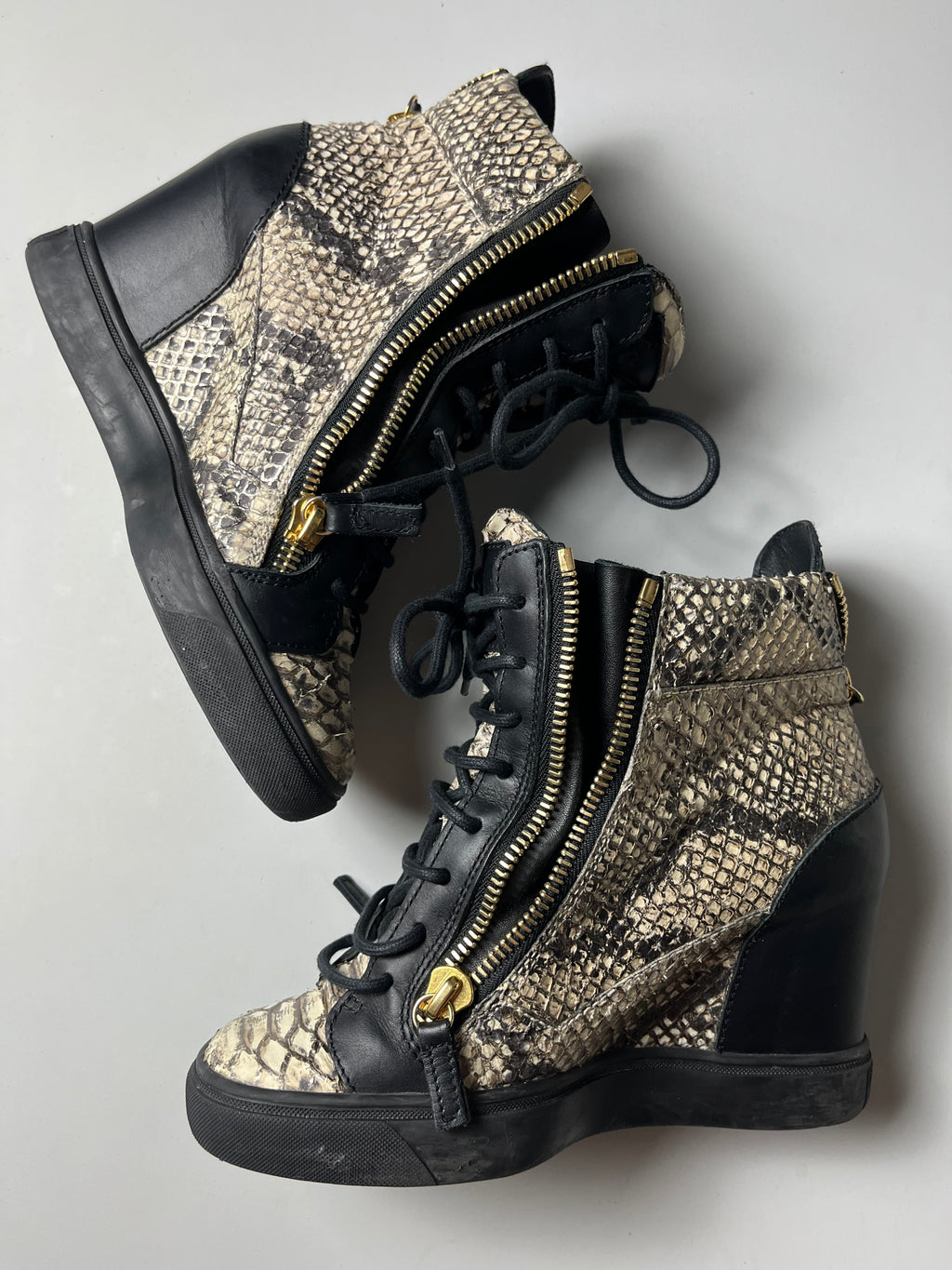 Giuseppe Zanotti Coby python embossed leather wedge sneakers - Eu 38