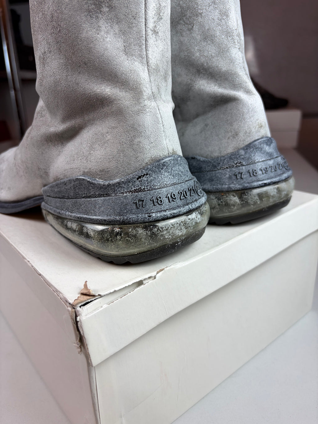 Maison Margiela Tabi Airbag painted leather boots - eu 44 / us 11 / uk 10 - grey - brand new