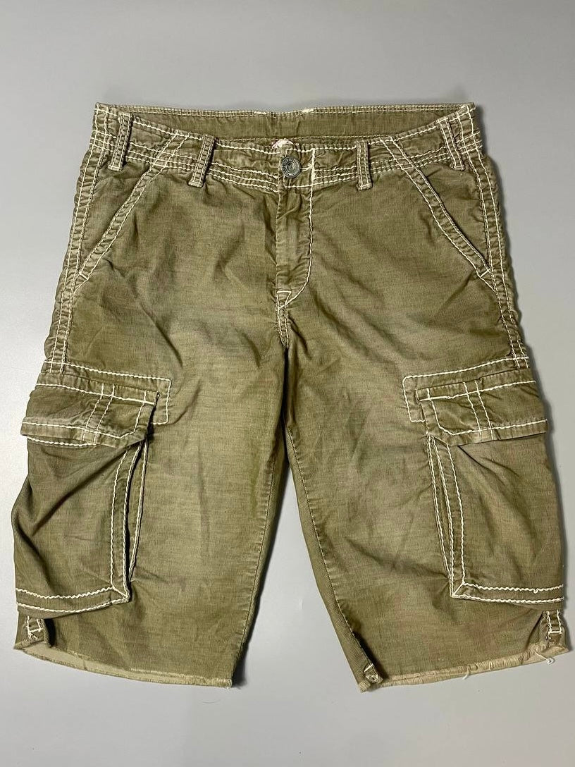 TRUE RELIGION CARGO SHORTS (33)