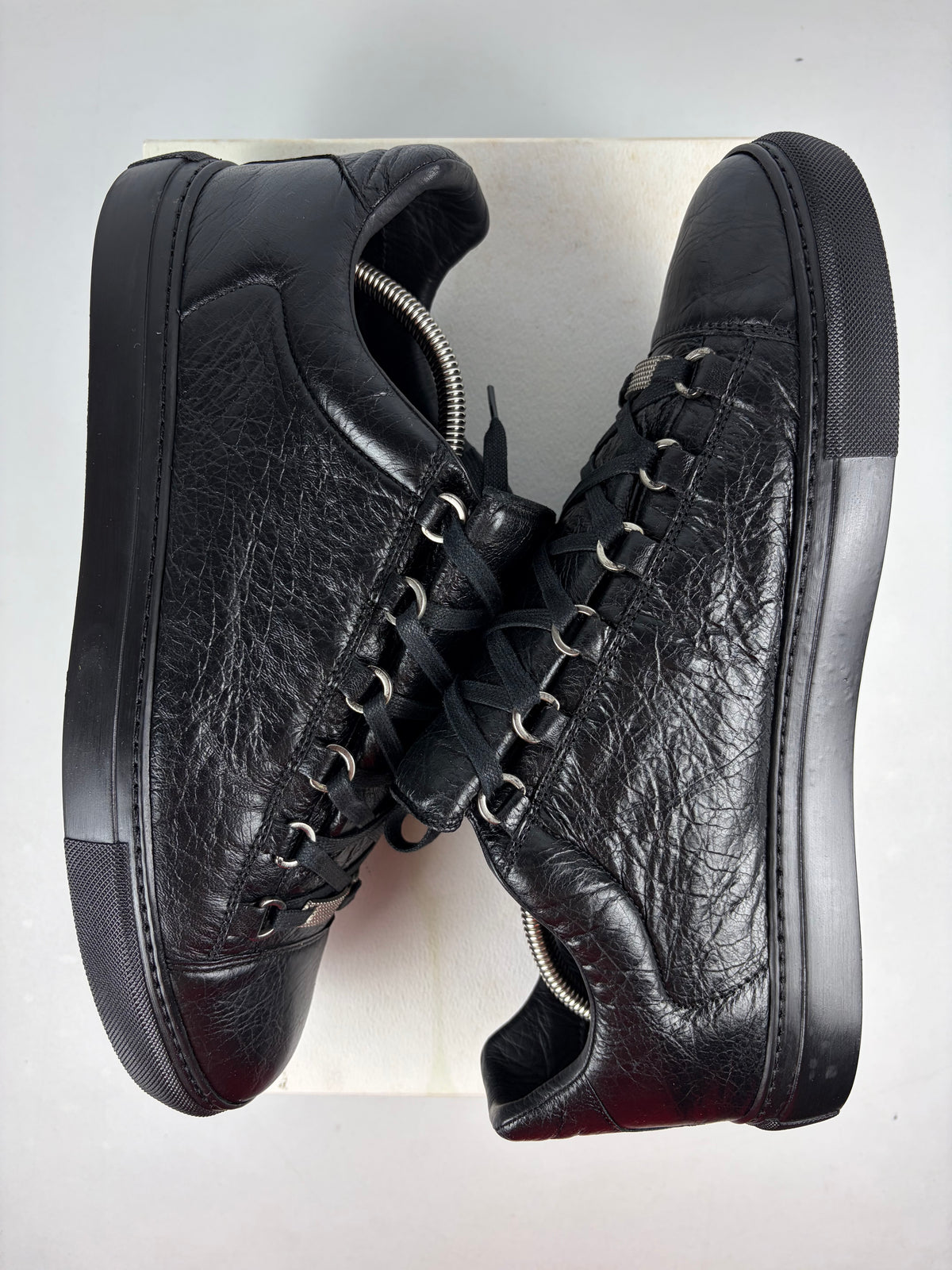 Balenciaga arena low grained leather - eu 44 / us 11 / uk 10 - black