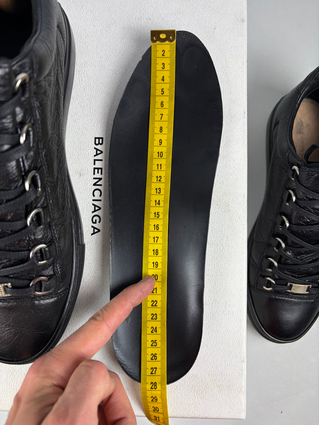 Balenciaga arena low - eu 41 / us 8 / uk 7 - black