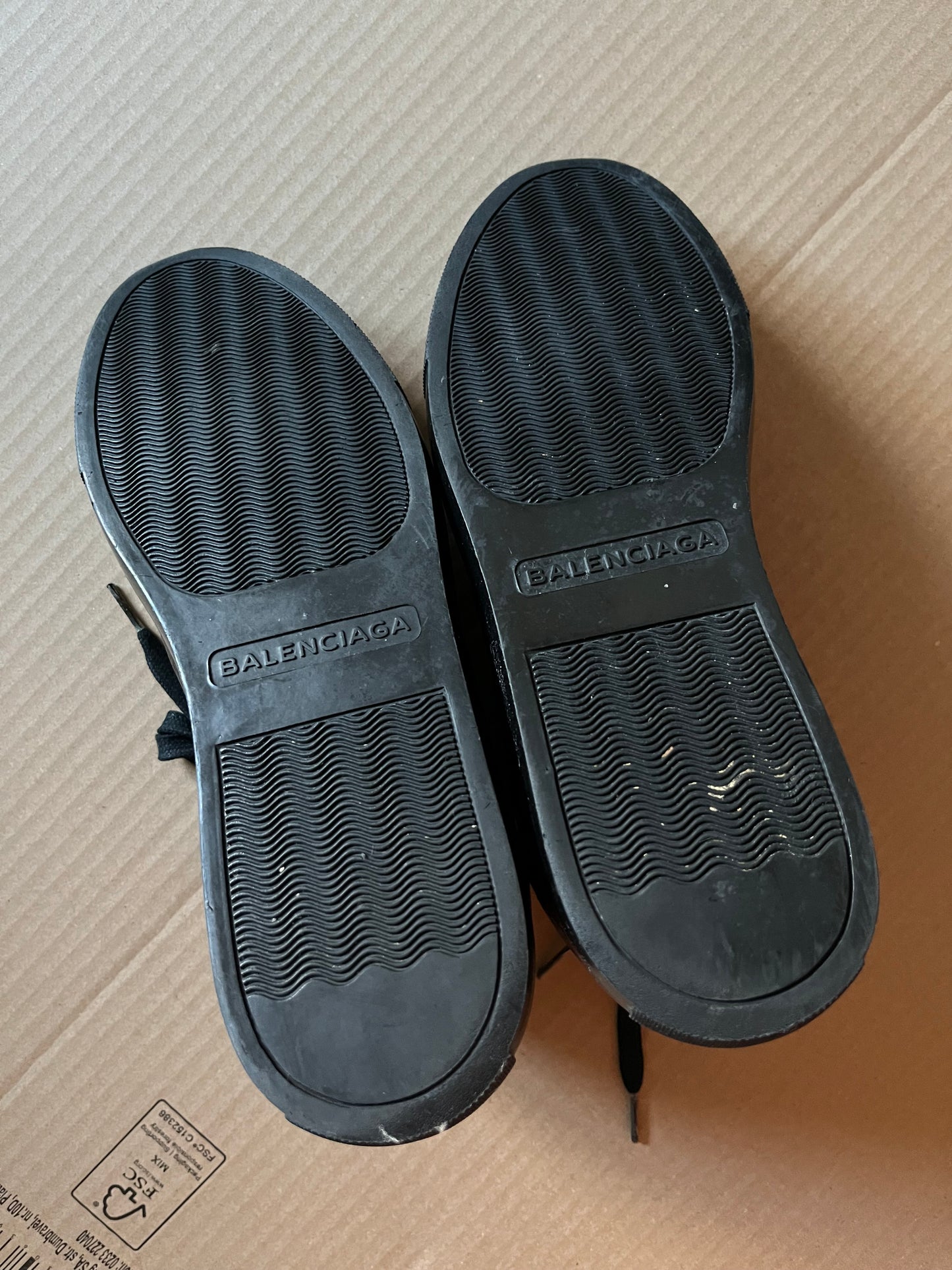 BALENCIAGA ARENA (40)