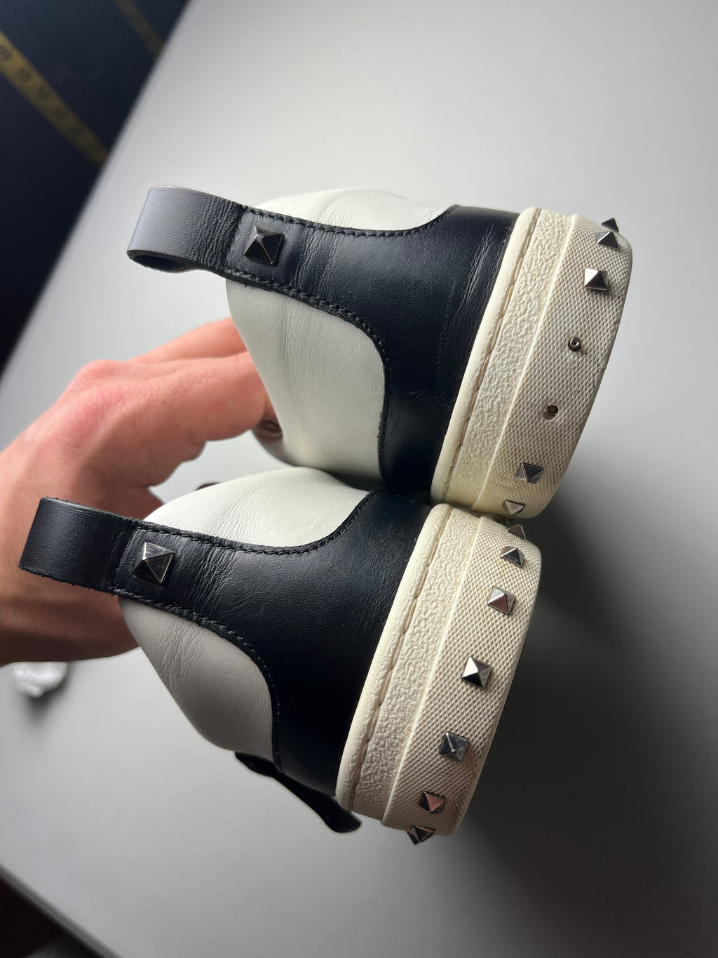 Valentino Garavani low buckle strap - Eu 43 - white