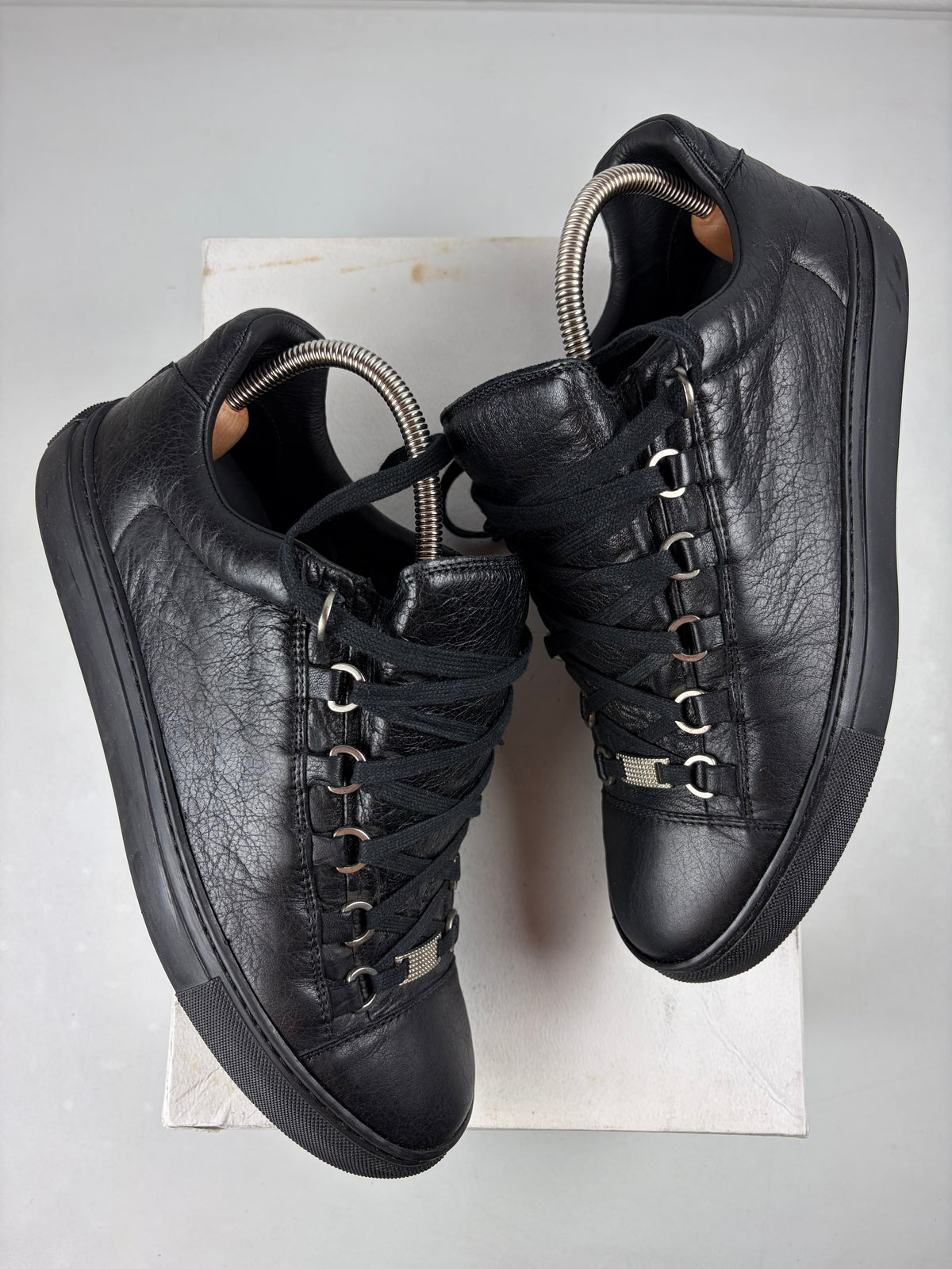 Balenciaga arena low - eu 41 / us 8 / uk 7.5 - black